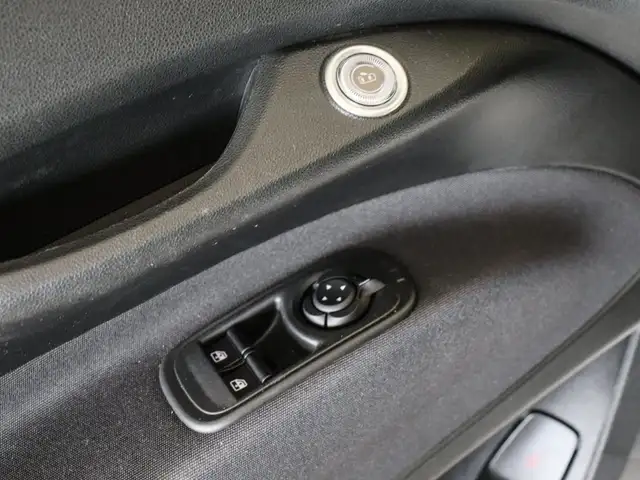 Fiat 500e view 13