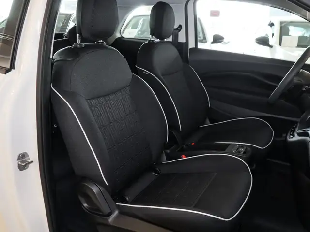 Fiat 500e view 6