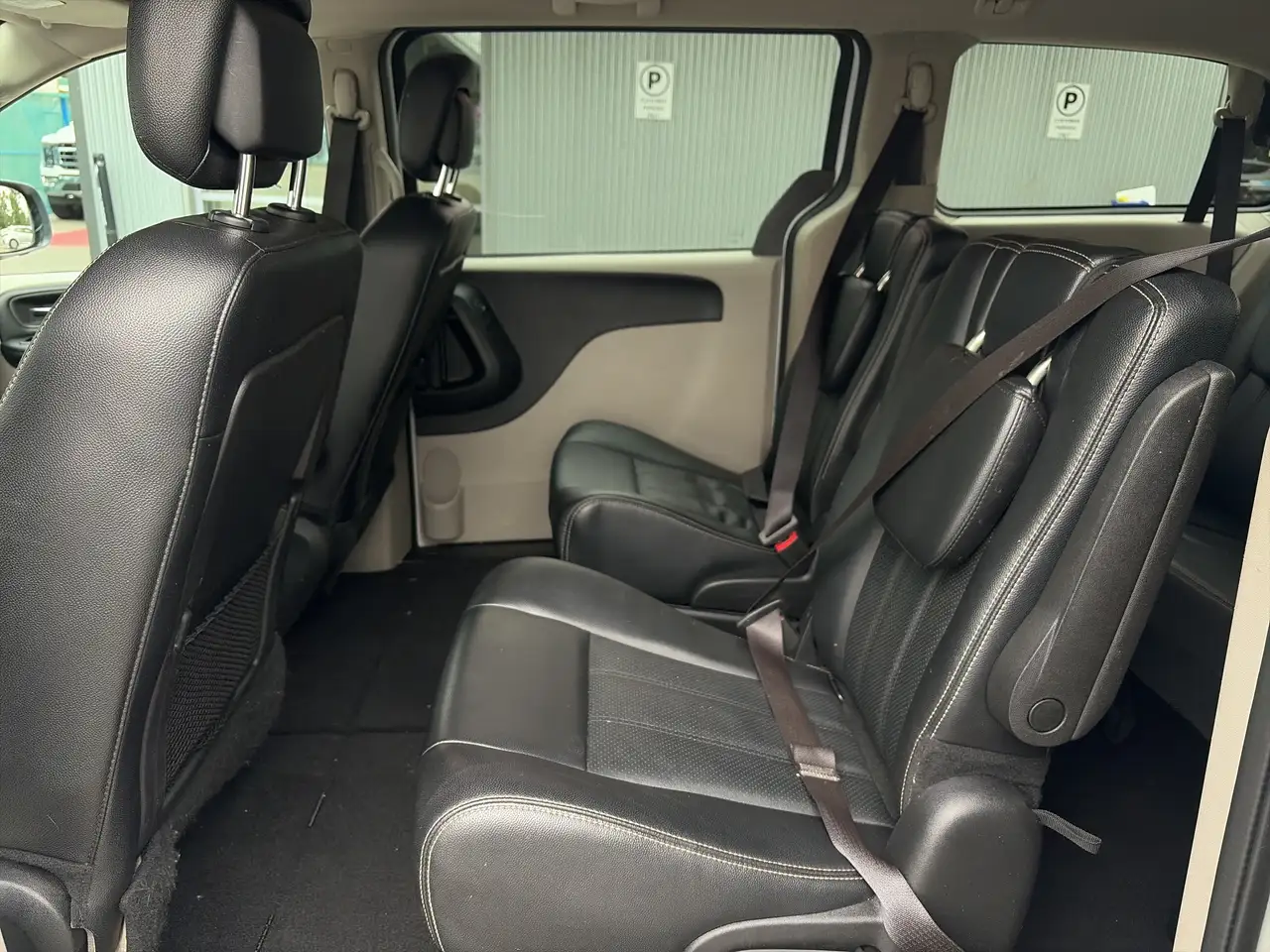 Dodge Grand Caravan снимка Dodge Grand Caravan