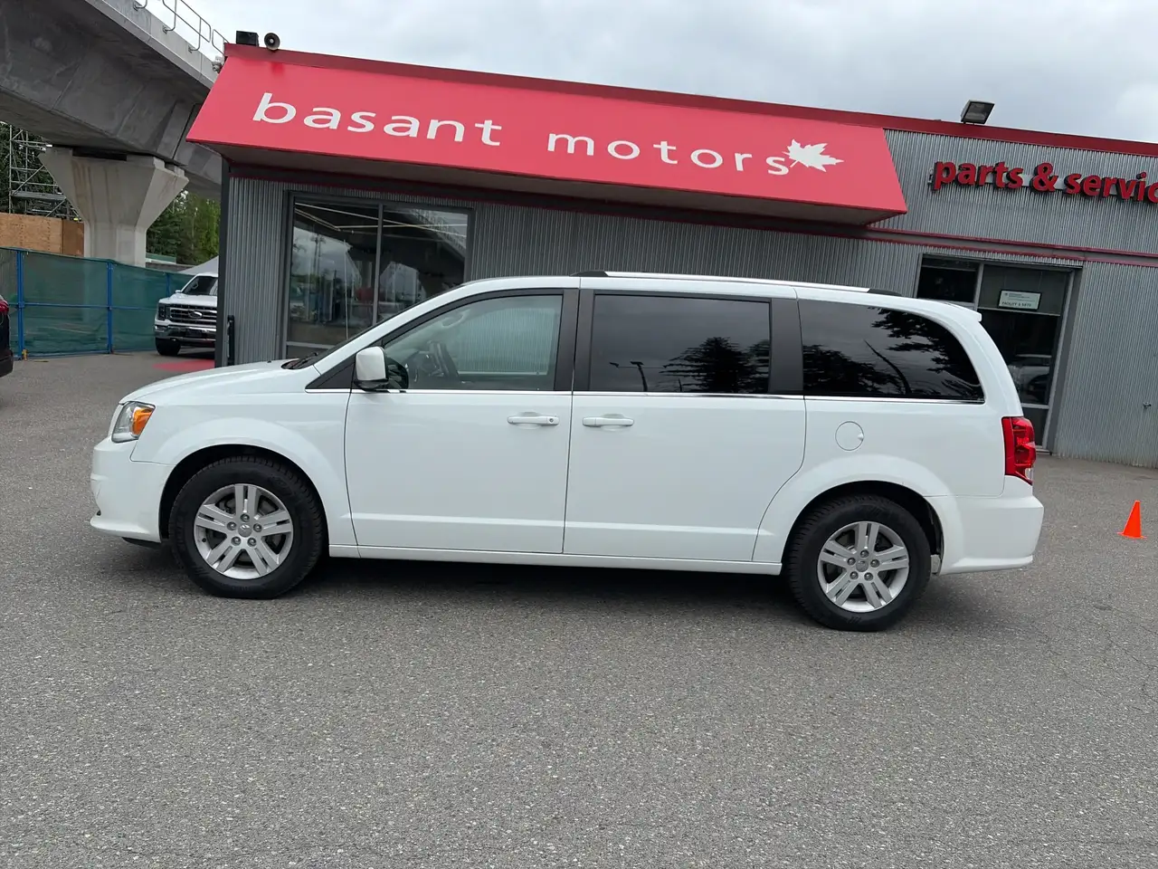 Dodge Grand Caravan снимка Dodge Grand Caravan