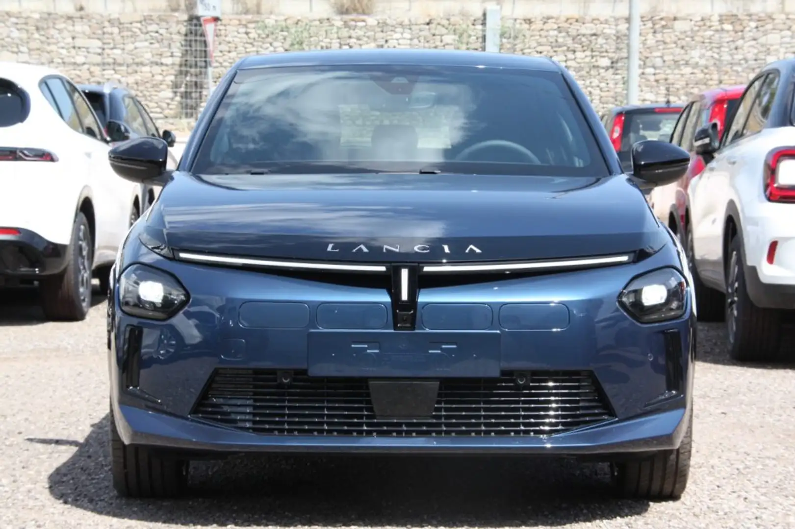 Lancia Ypsilon 51kWh Edizione Cassina NUOVO Blu/Azzurro - 2