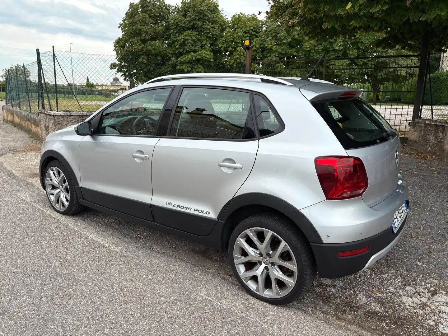 Volkswagen Polo Cross Polo V  5p 1.4 tdi bm dsg srebrna - 2