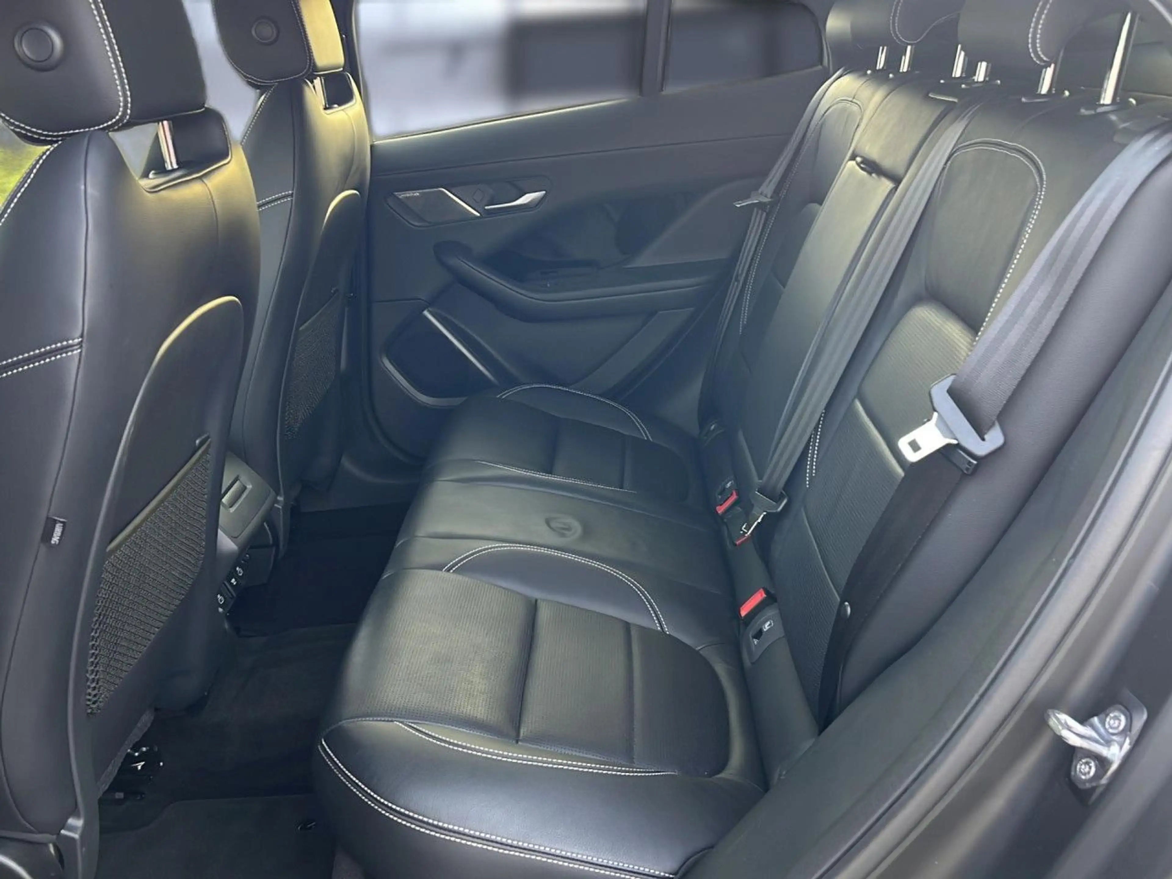 Jaguar I-Pace EV400 AWD S — photo 8
