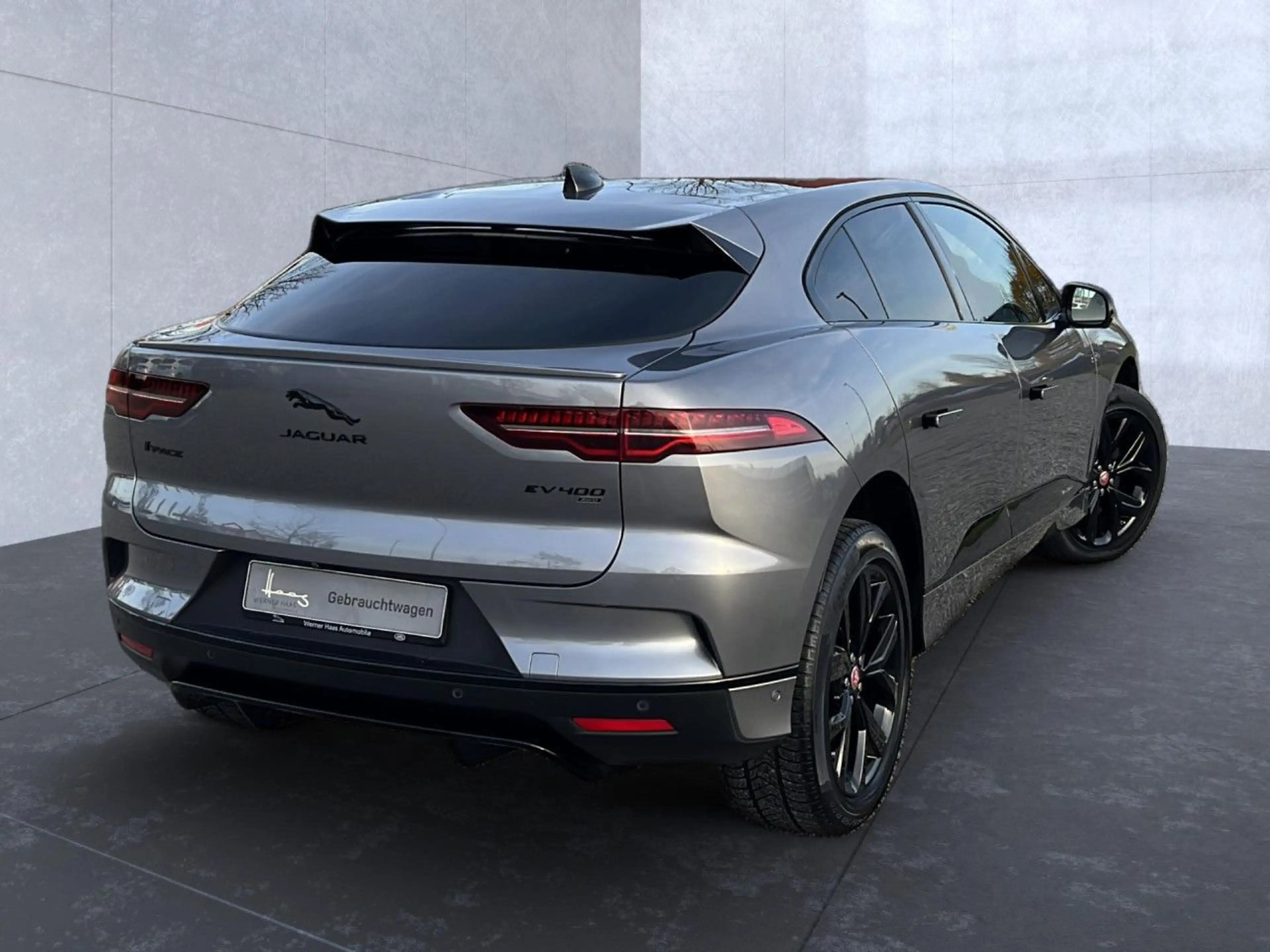 Jaguar I-Pace EV400 AWD S — photo 2