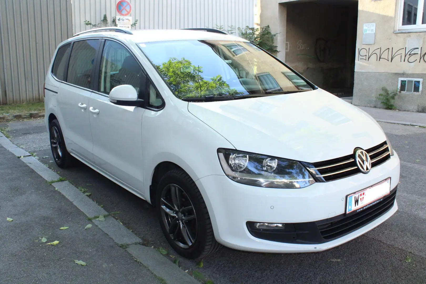 Volkswagen Sharan 2.0 TDI DSG (BlueMotion Technology) Comfortline - 1