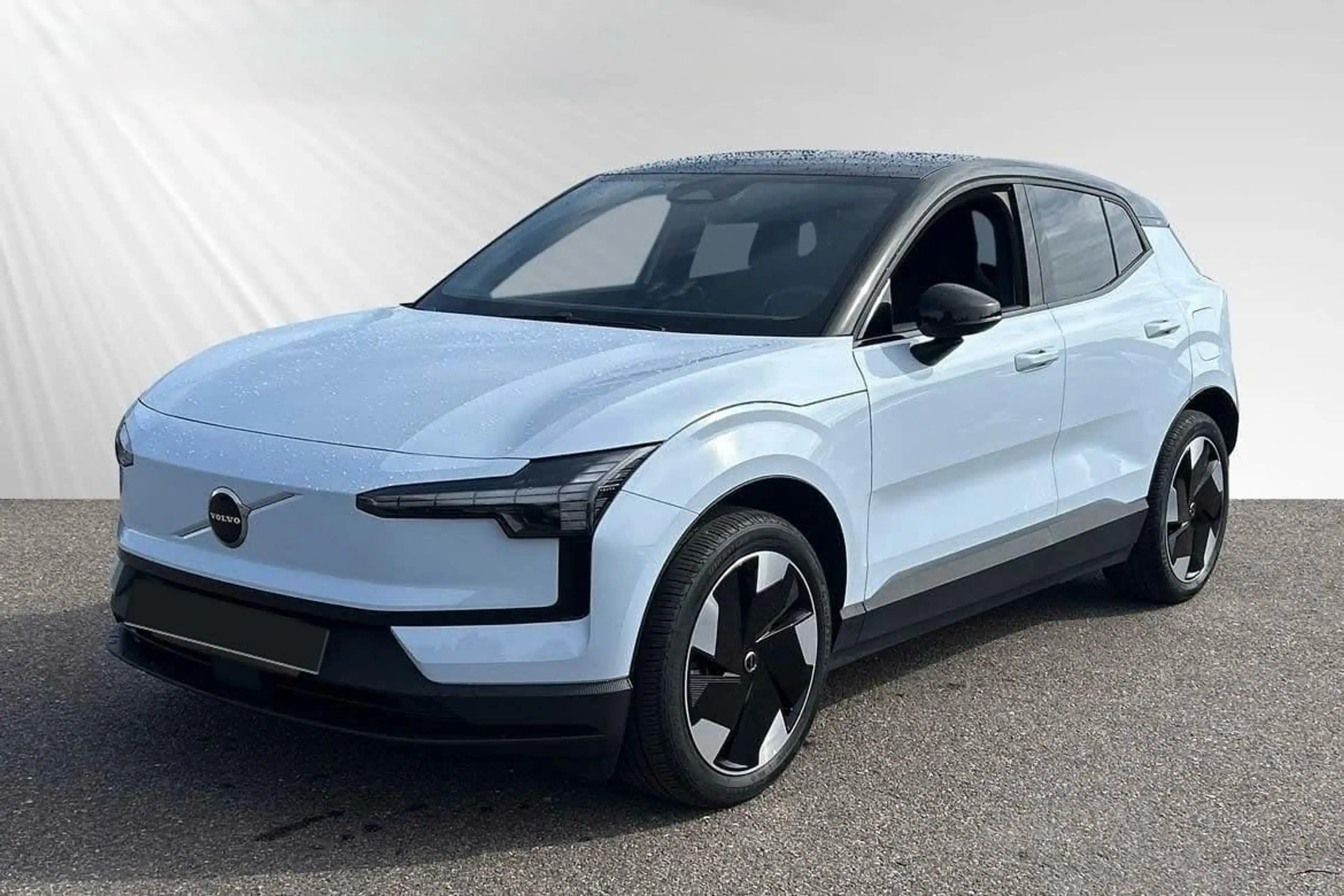 Volvo EX30 Plus 2WD Pure Electric — photo 2
