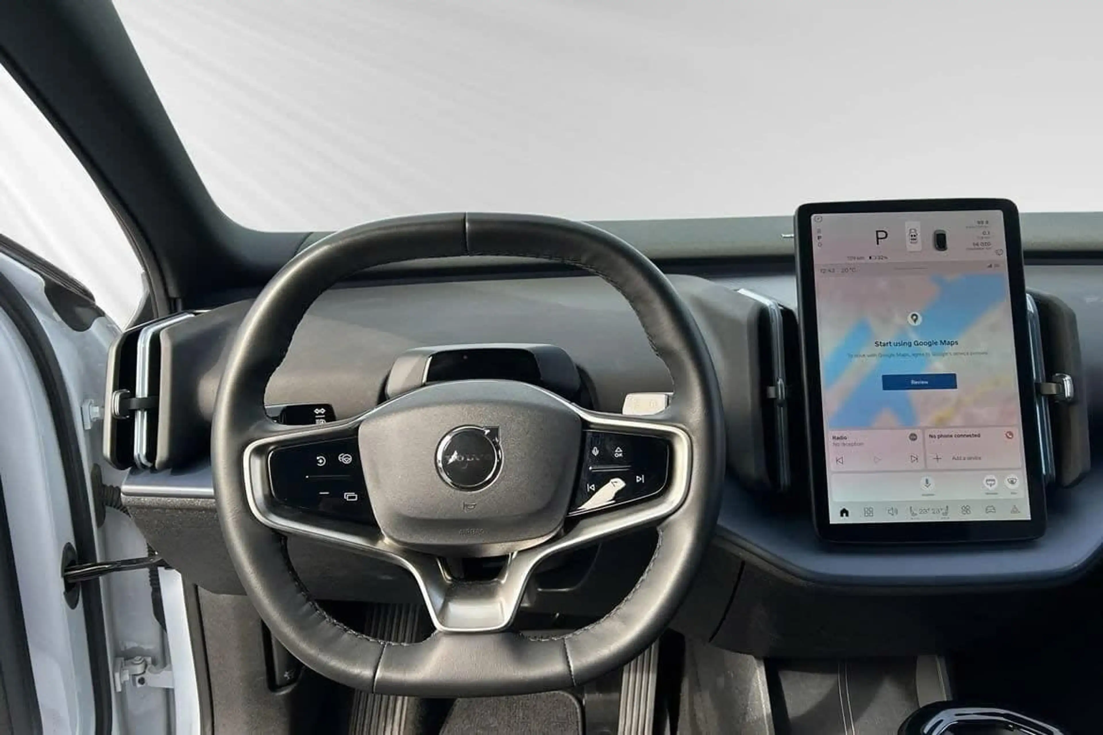 Volvo EX30 Plus 2WD Pure Electric — photo 10