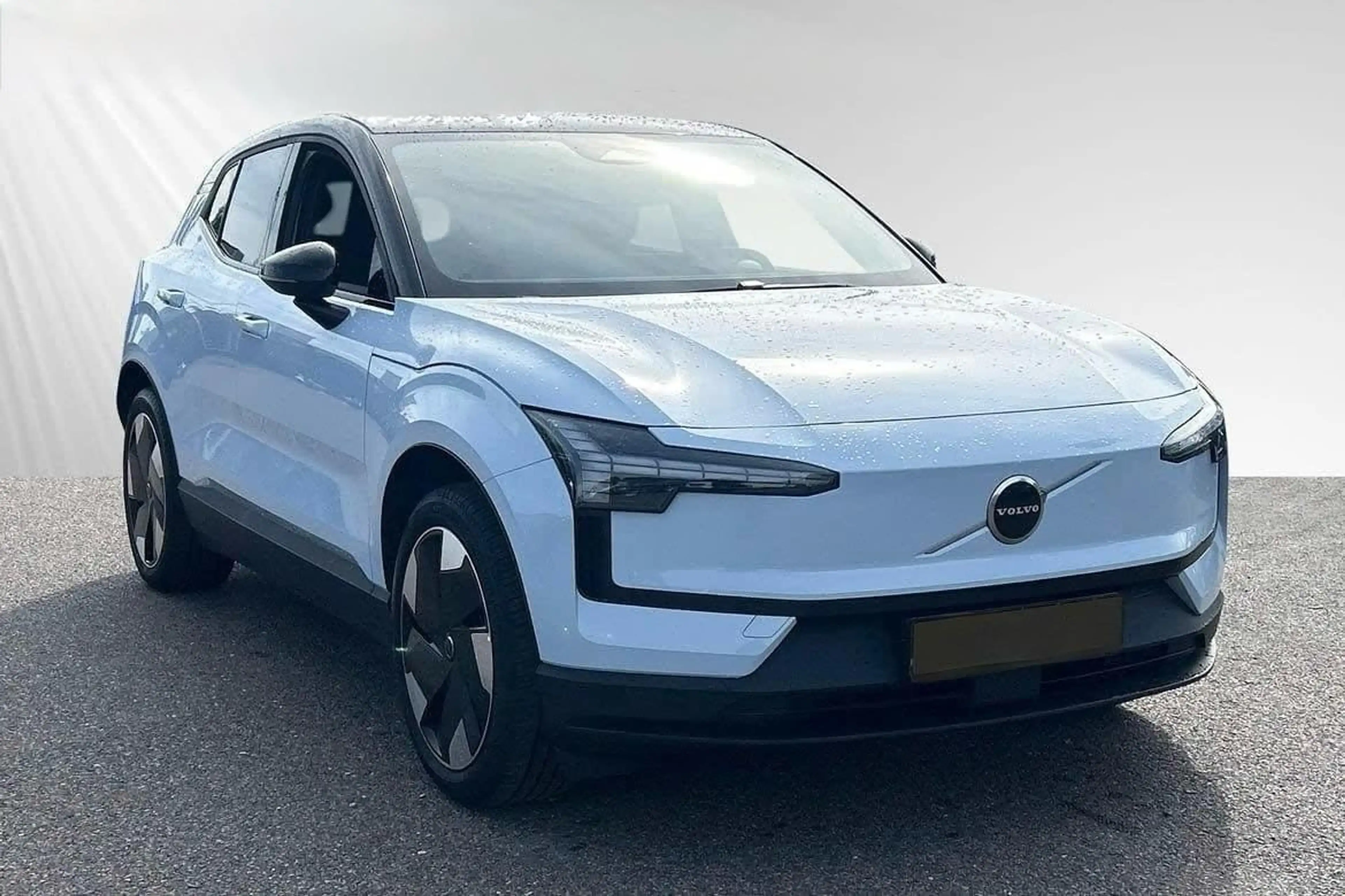 Volvo EX30 Plus 2WD Pure Electric — photo 3