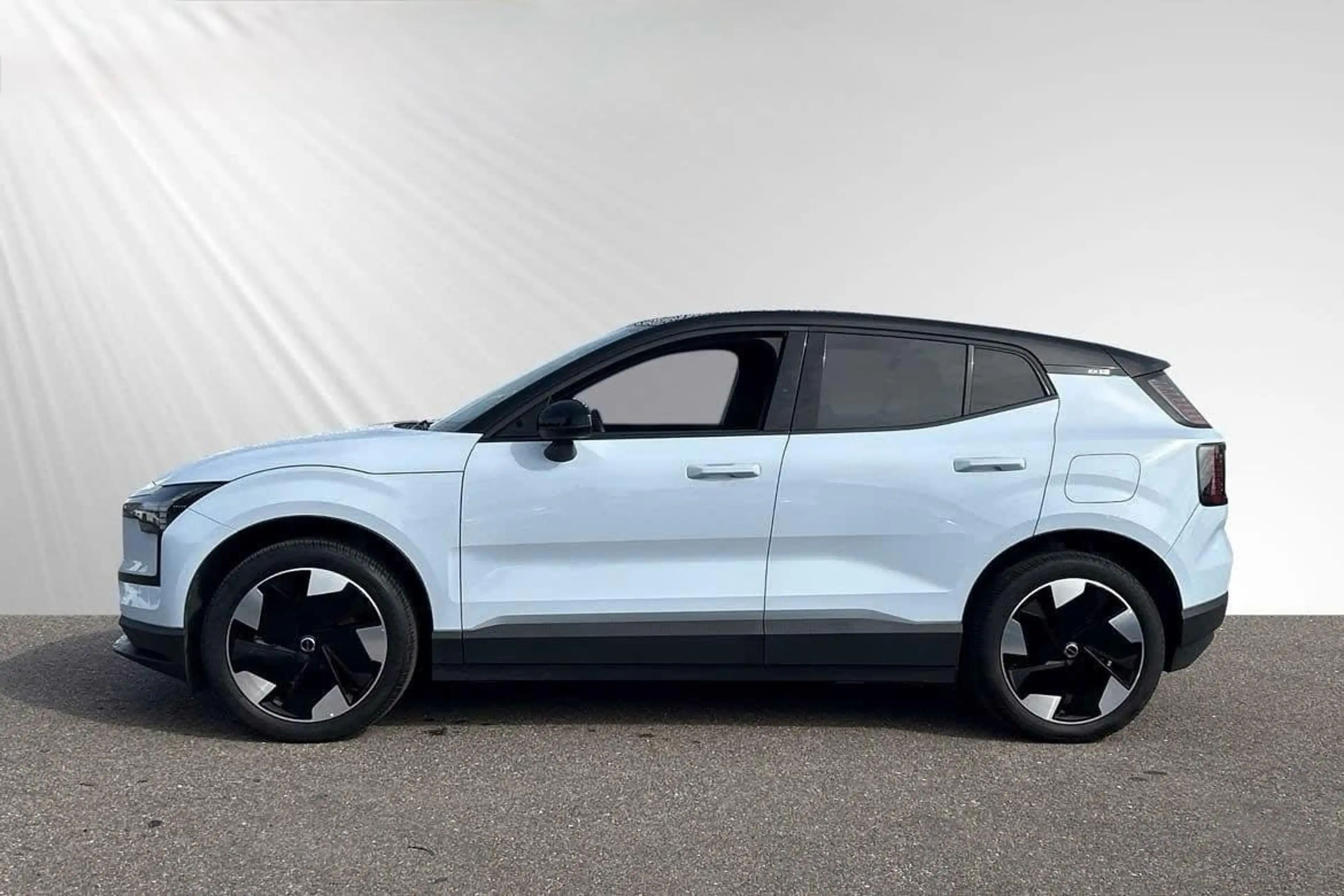 Volvo EX30 Plus 2WD Pure Electric — photo 8