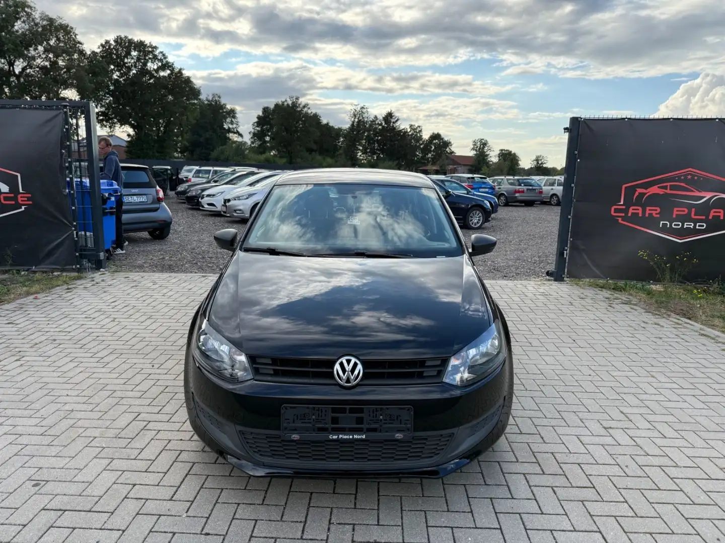 Volkswagen Polo V Trendline TÜV NEU/KLIMAANLAGE/2. HAND Schwarz - 2