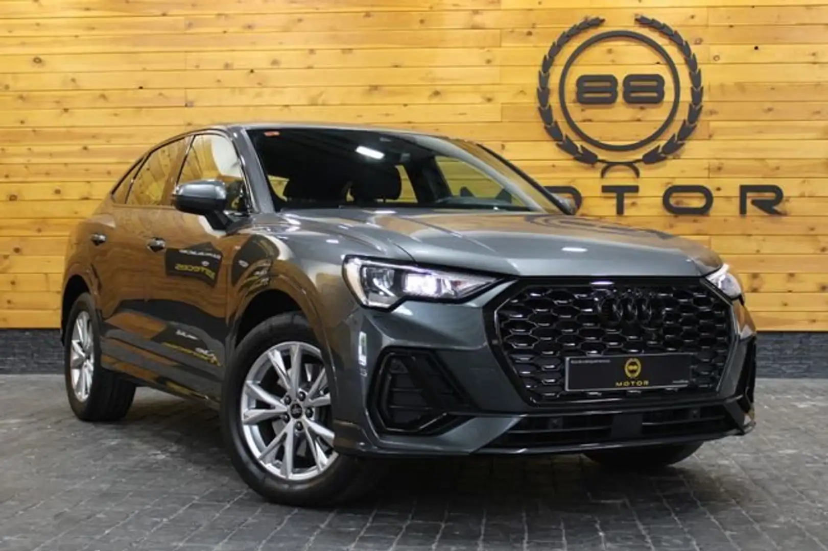 Audi Q3 45 TFSIe S line S-tronic Gris - 1