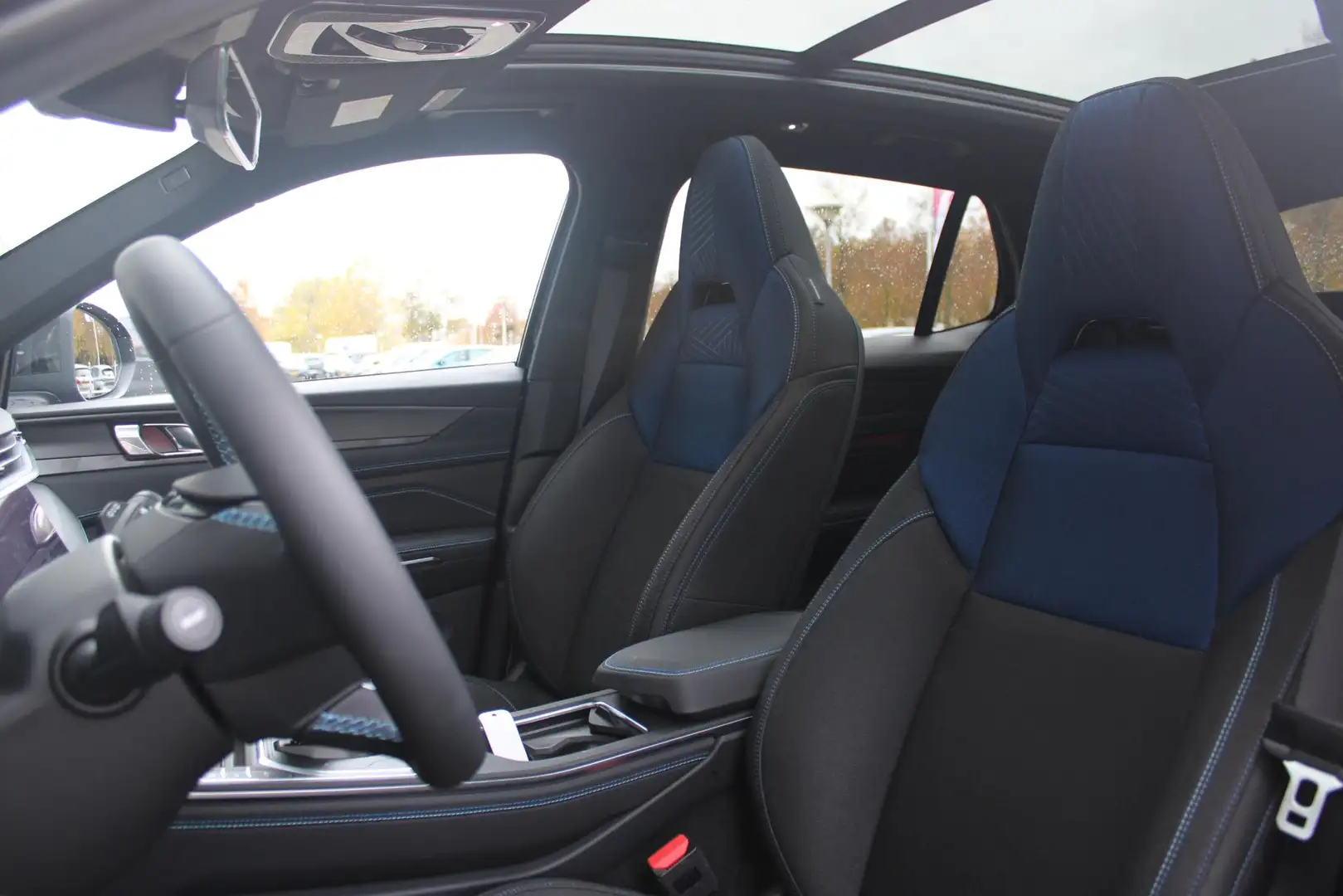 Lynk & Co 01 1.5 261PK PHEV | PANORAMA SCHUIF / KANTELDAK | INF Blauw - 2