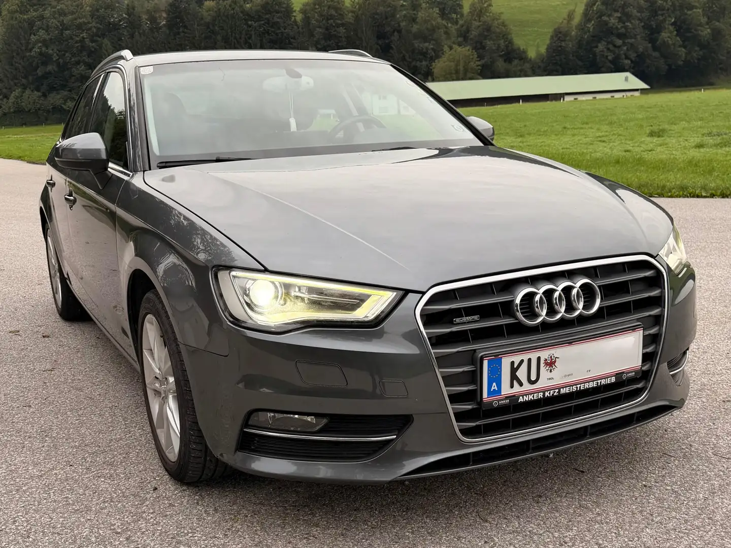 Audi A3 A3 SB quattro Daylight 2,0 TDI Daylight Grau - 1