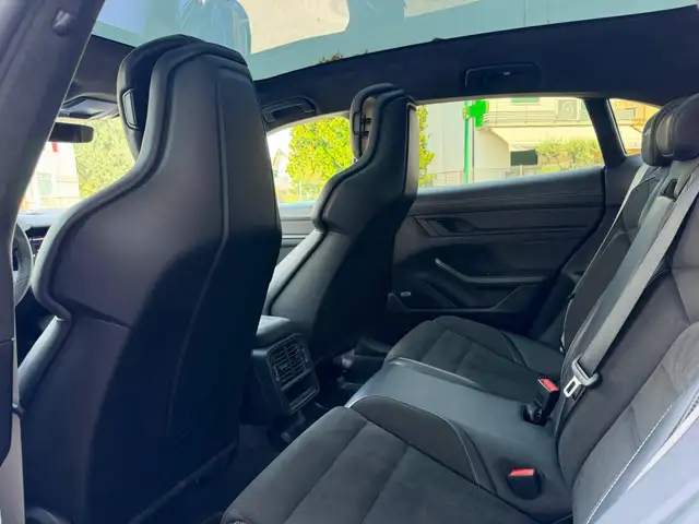 Porsche Taycan view 12