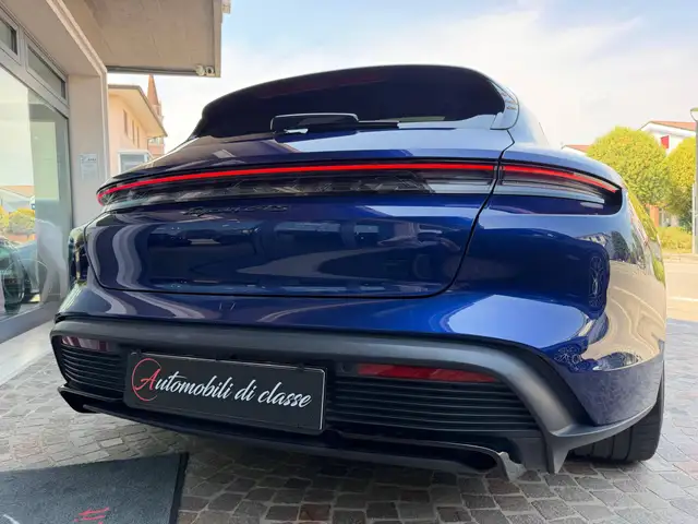 Porsche Taycan view 7