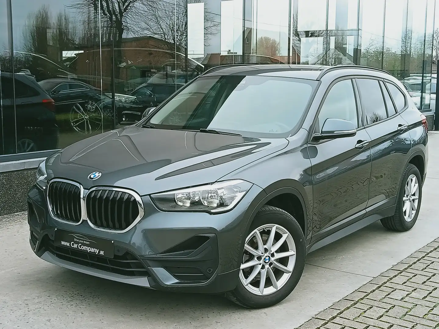 BMW X1 2.0 dA sDrive18 GPS PRO/HUD/CAMERA/VERW.ZIT/VKBH Šedá - 2