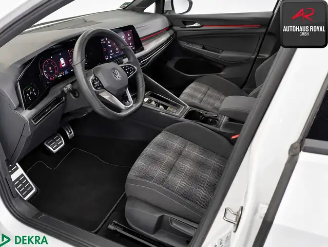 Volkswagen Golf view 2
