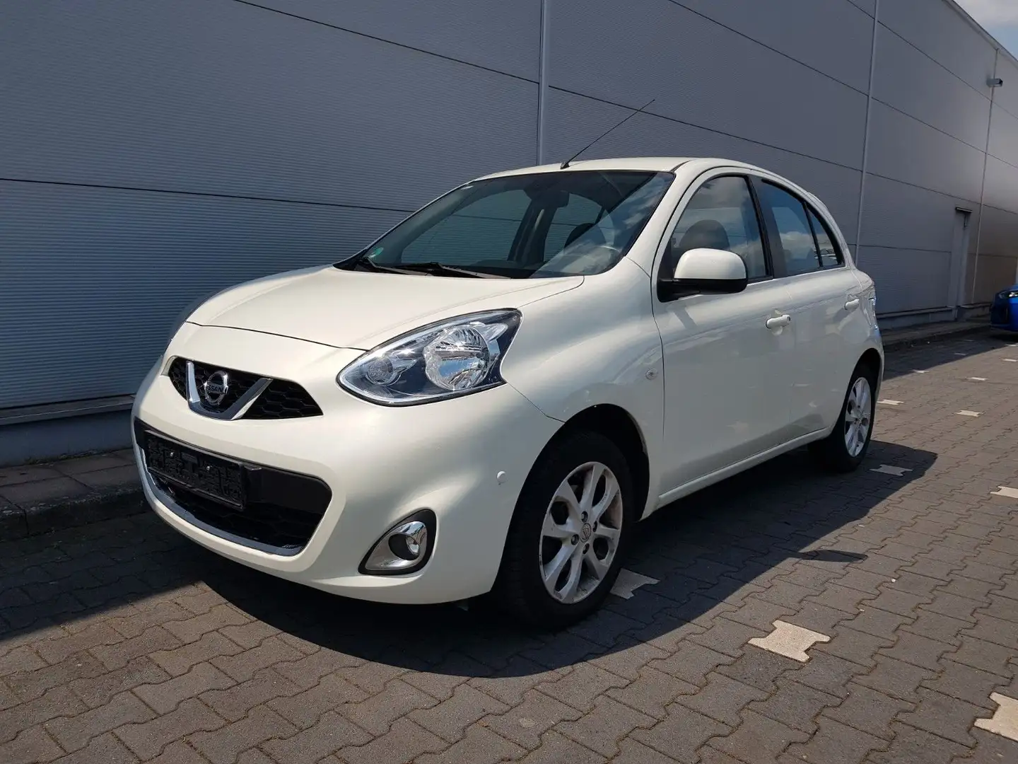 Nissan Micra (Automatik) Biały - 2