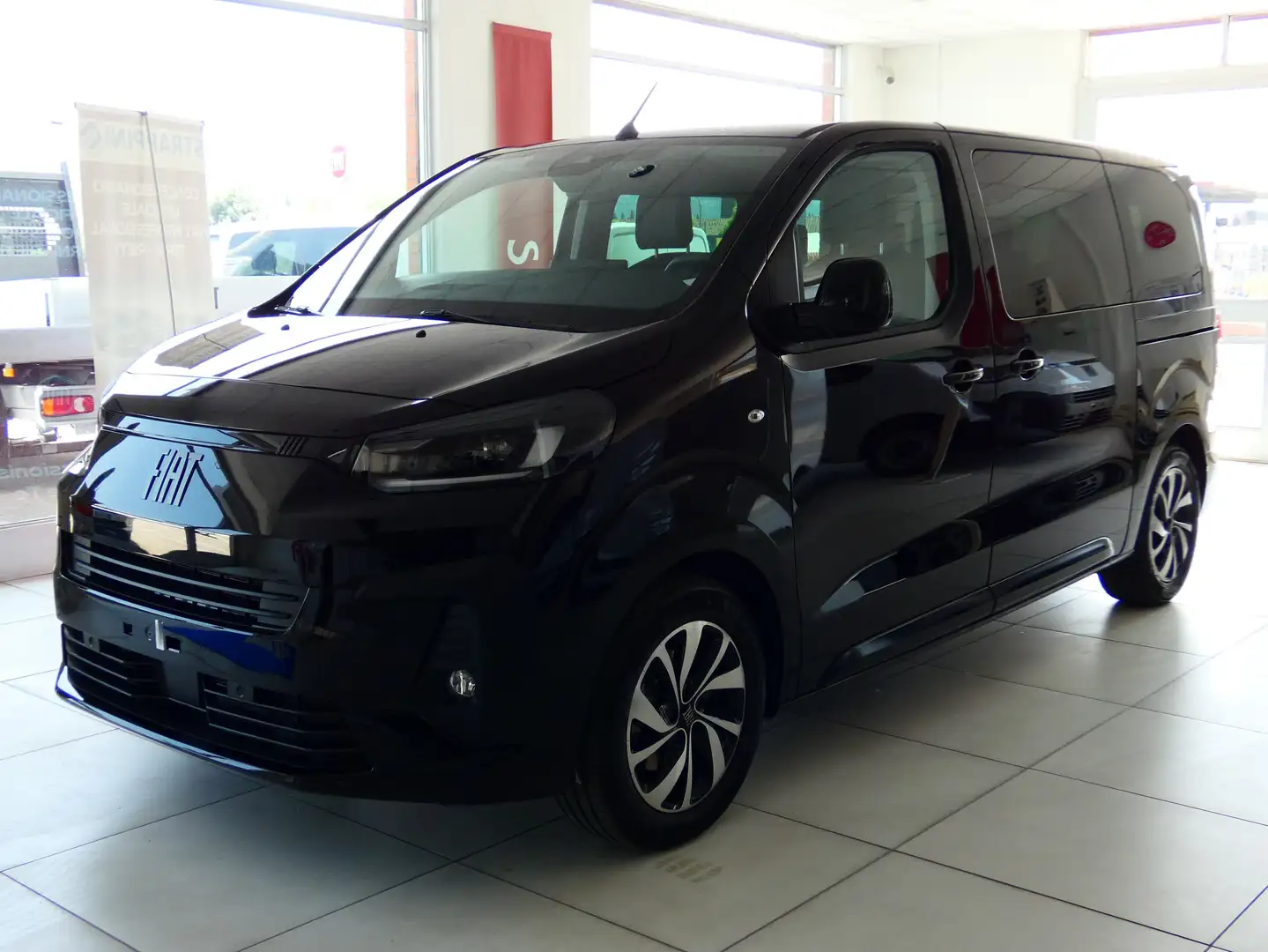 Fiat Ulysse COMBI M1 L2H1 2.0 BLUEHDI 180CV AT8 Schwarz - 1