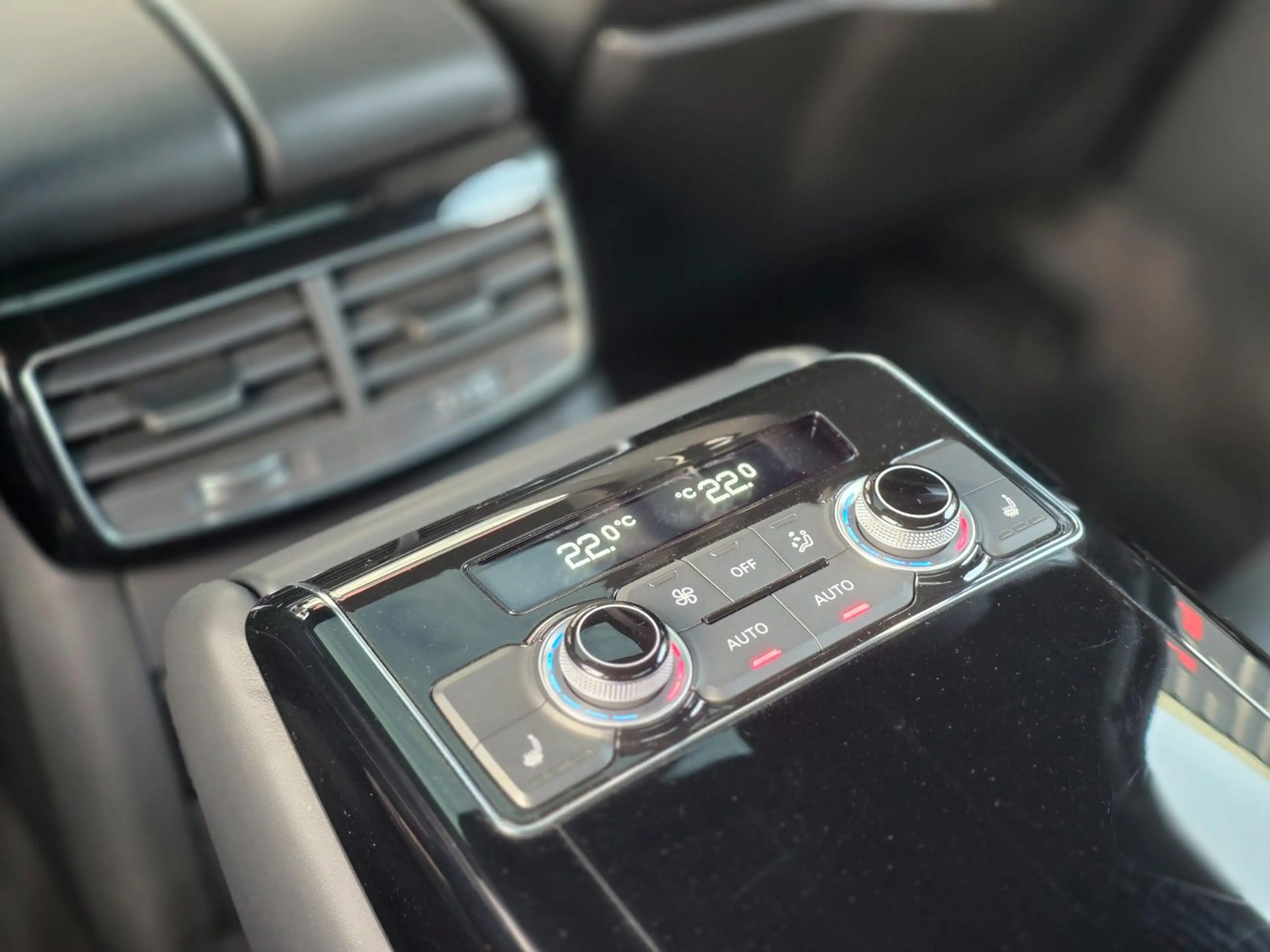 Audi A8 3.0 TDI quattro SCHECKHEFT/EL.SD/360Grad/KOMF — photo 27