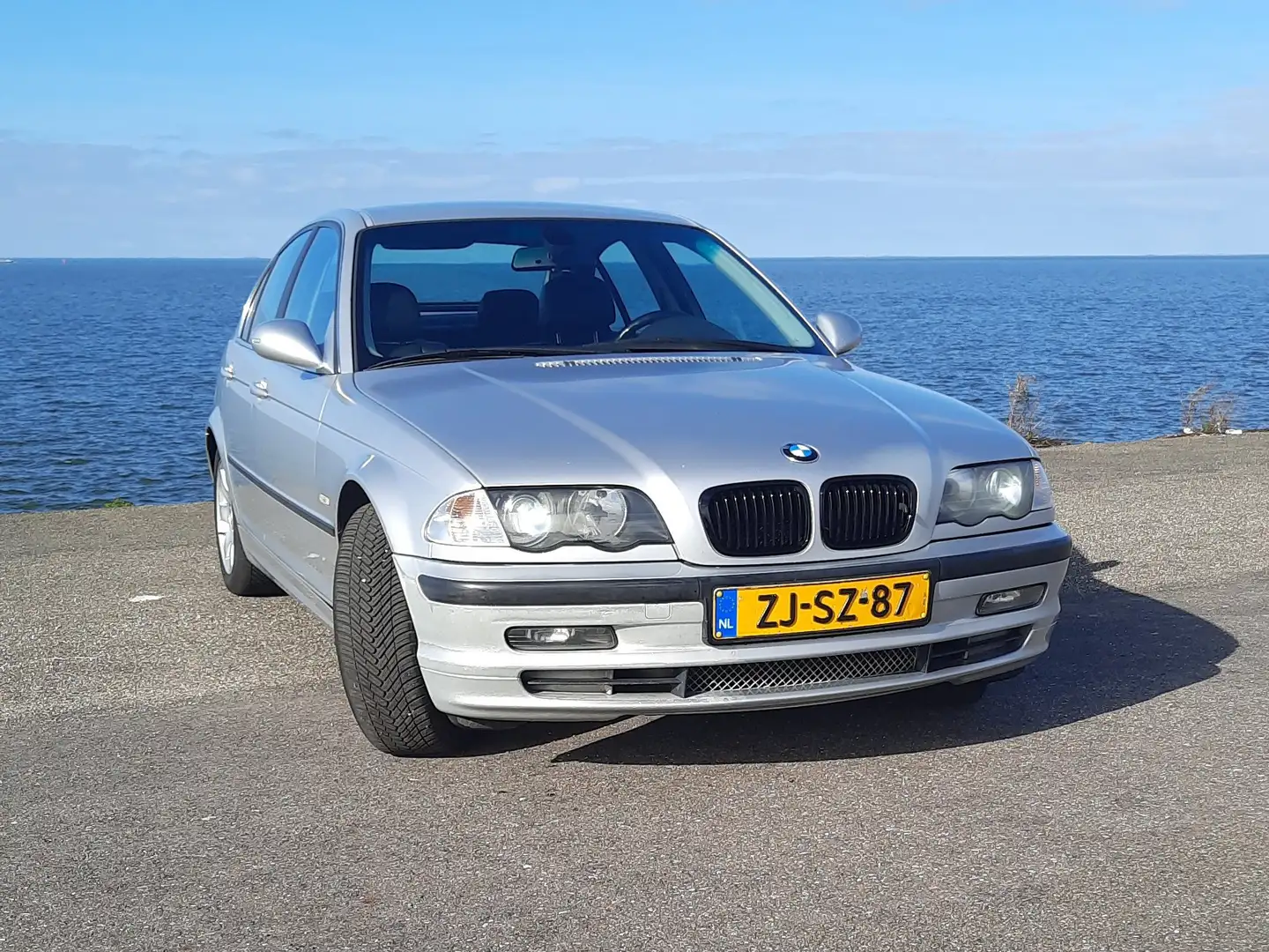 BMW 328 328i Executive Zilver - 1