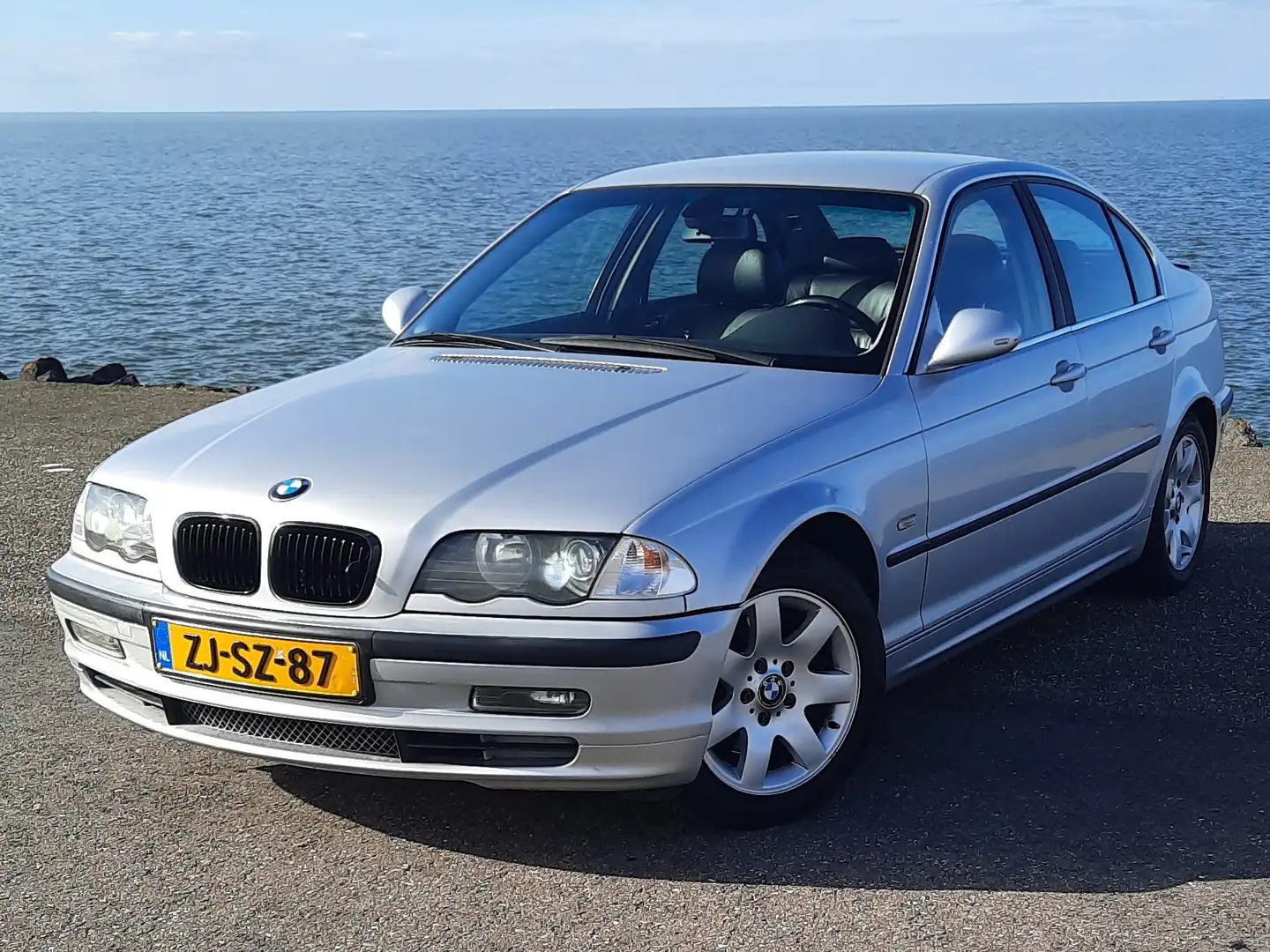 BMW 328 328i Executive Zilver - 2