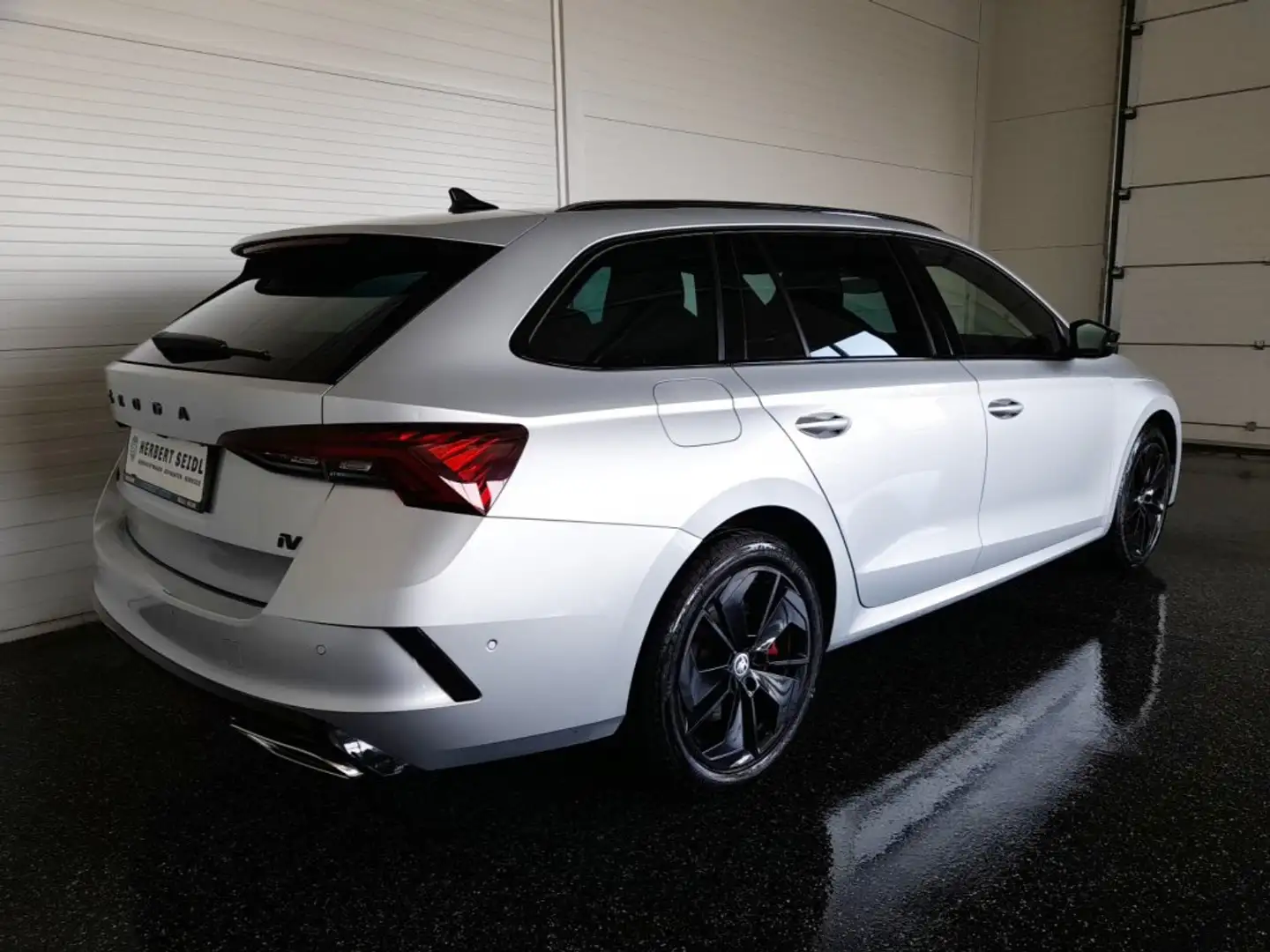 Skoda Octavia Combi RS PHEV 150/245 DSG *SKY / MATRIX-LED / DCC / HEAD-UP / VIRTUELL / NAVI* Silber - 2