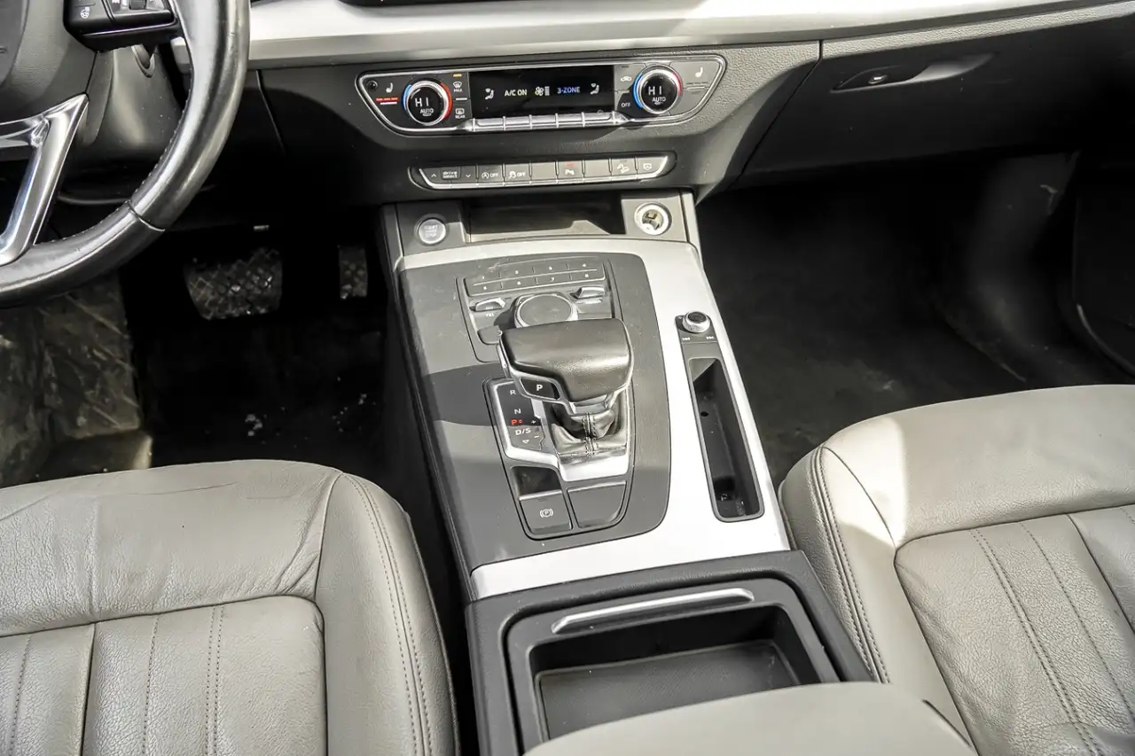 Audi Q5 снимка Audi Q5
