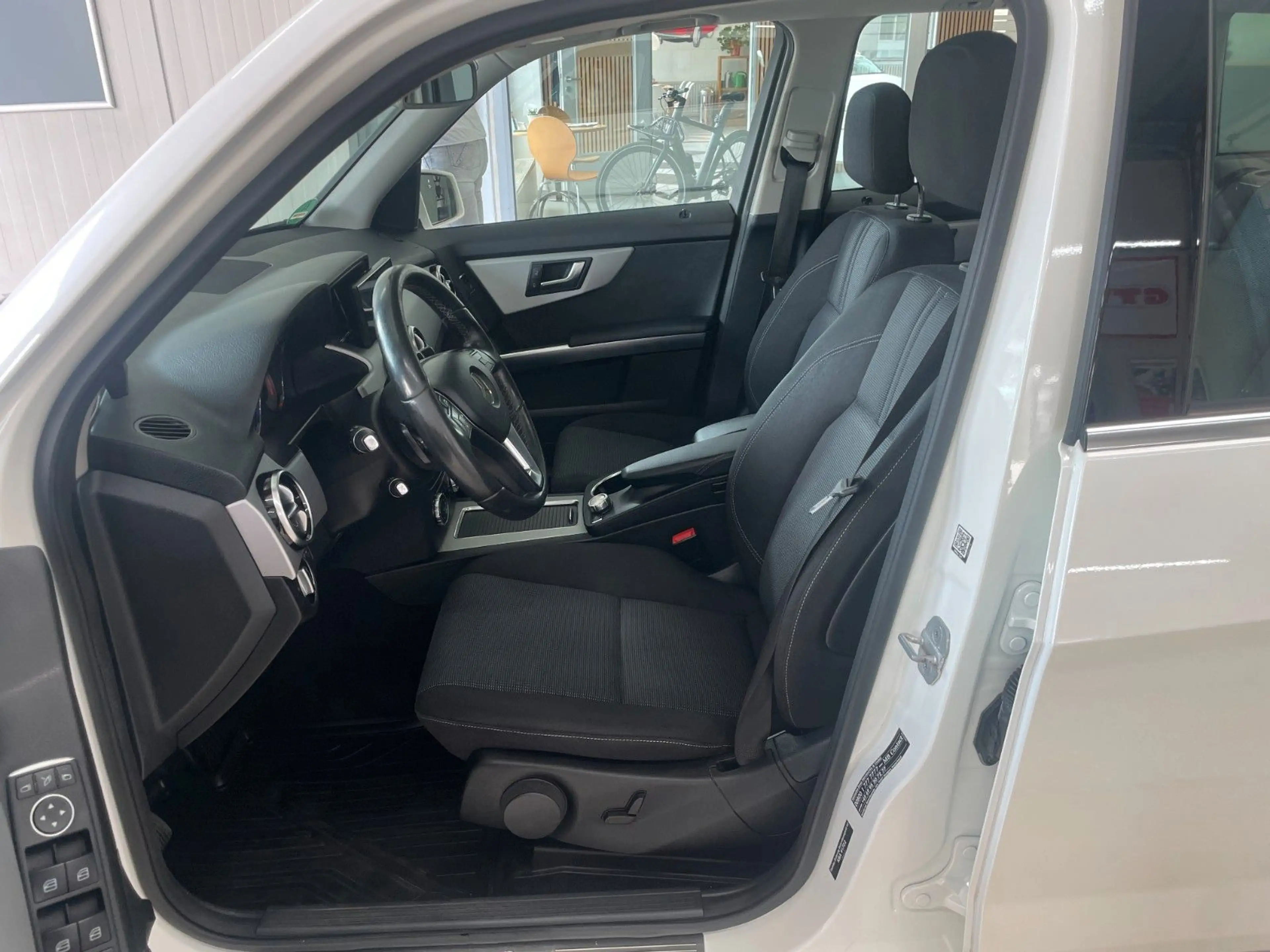 Mercedes-Benz GLK 200 /7G/PANO/SHZ/KLIMA/LED/AHK/ — photo 8