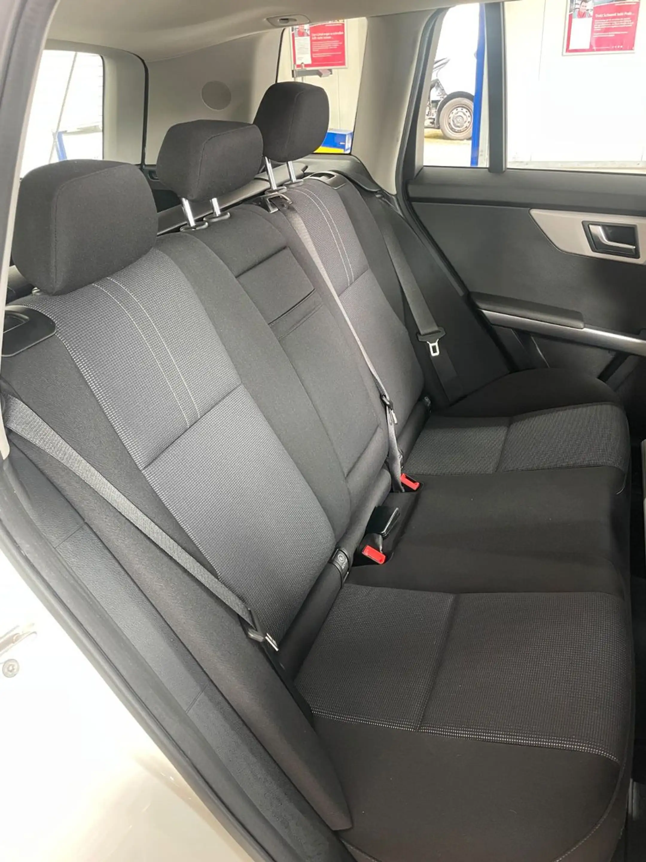 Mercedes-Benz GLK 200 /7G/PANO/SHZ/KLIMA/LED/AHK/ — photo 15