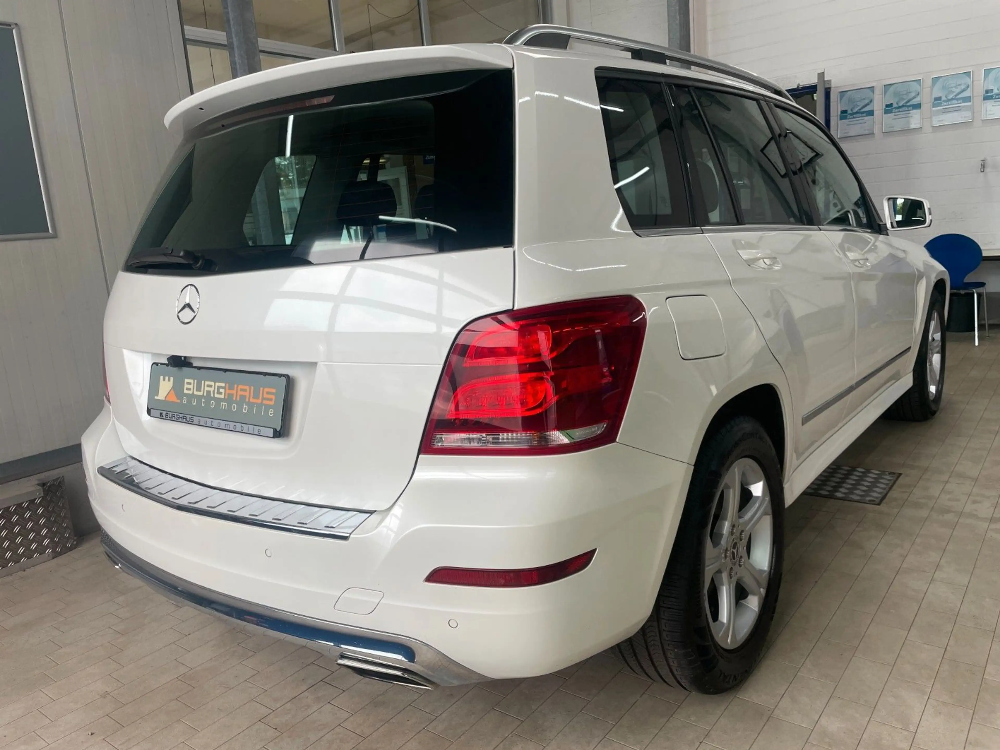 Mercedes-Benz GLK 200 /7G/PANO/SHZ/KLIMA/LED/AHK/ — photo 3