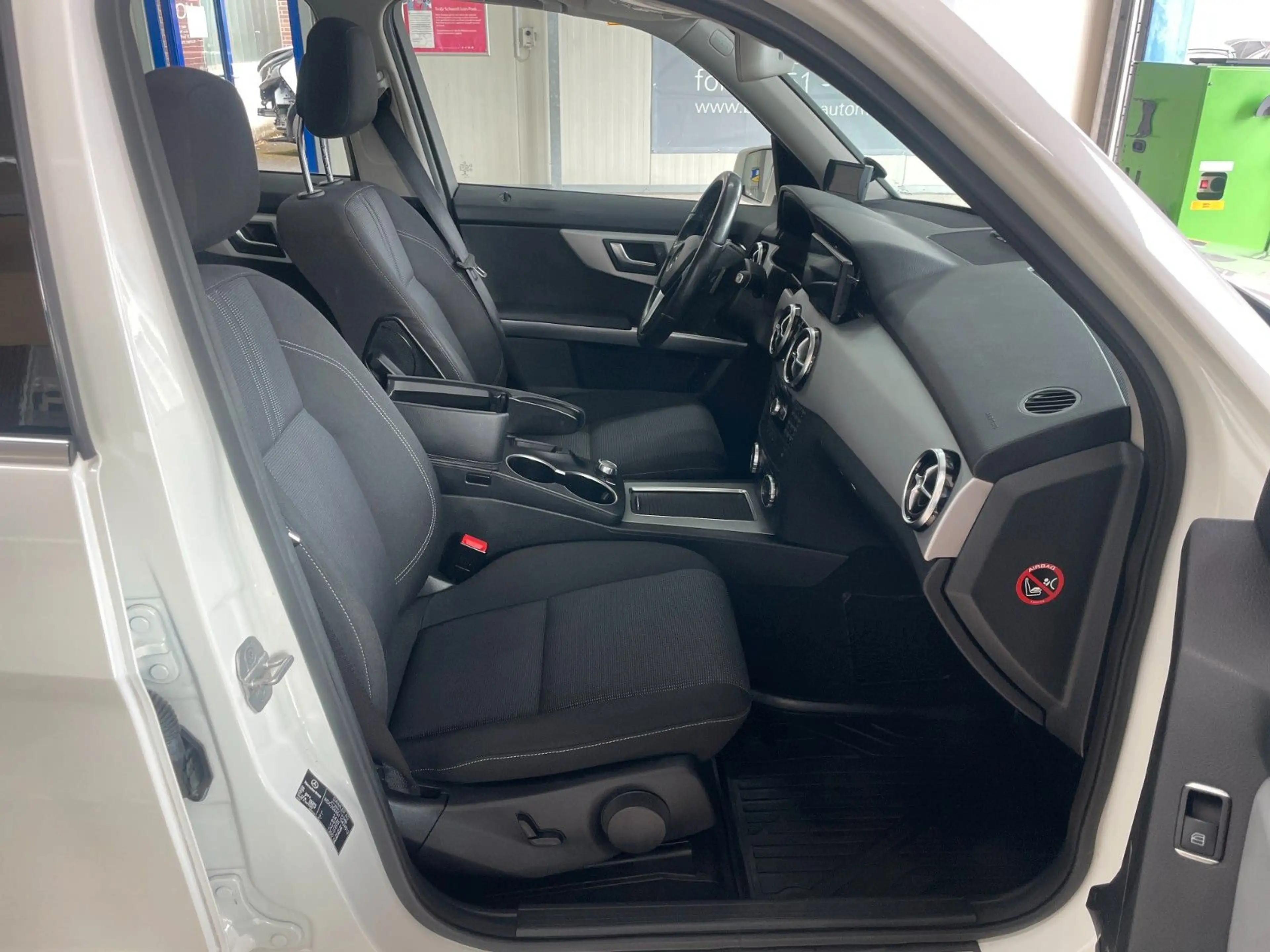 Mercedes-Benz GLK 200 /7G/PANO/SHZ/KLIMA/LED/AHK/ — photo 14