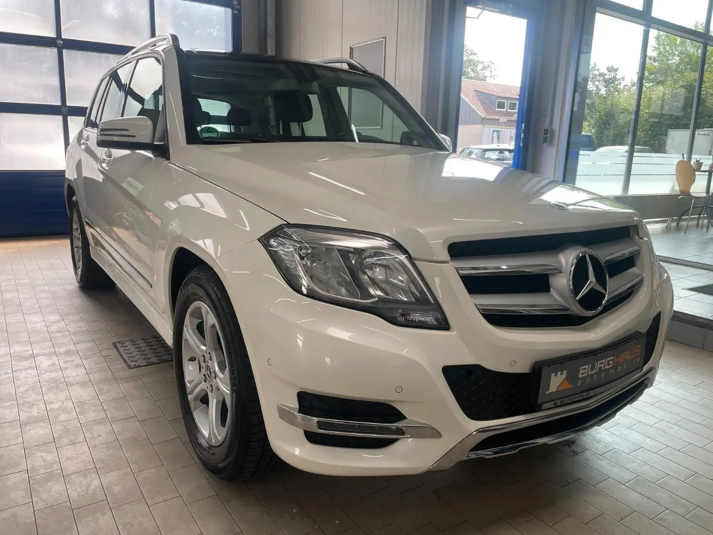 Mercedes-Benz GLK 200 /7G/PANO/SHZ/KLIMA/LED/AHK/ Weiß - 2
