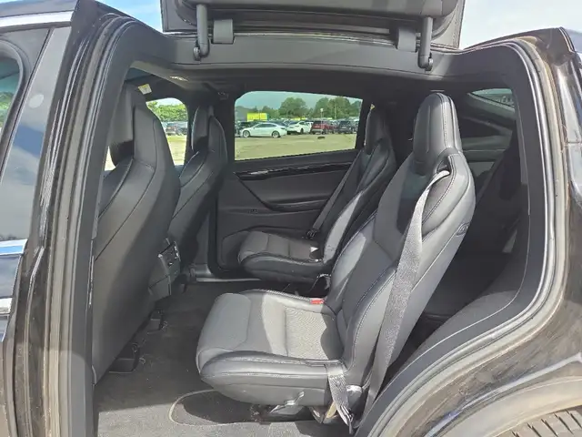 Tesla Model X view 11