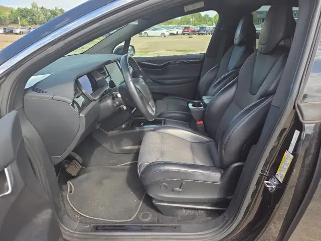 Tesla Model X view 10