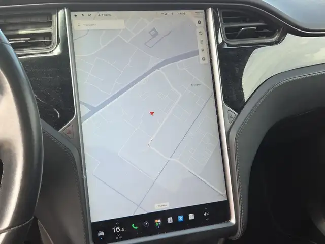 Tesla Model X view 15