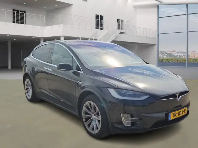 Tesla Model X view 3