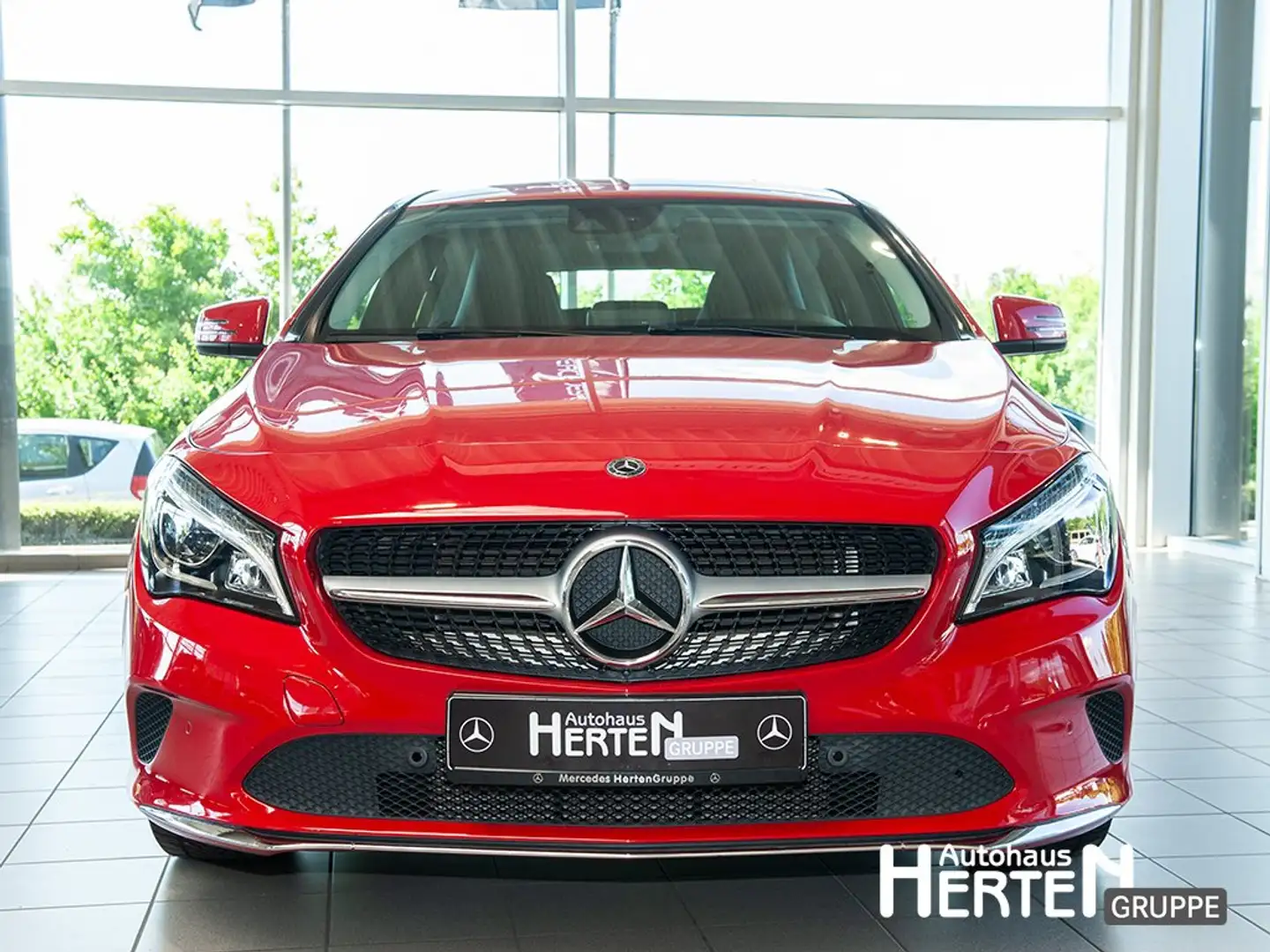 Mercedes-Benz CLA 180 SB Urban+LED+AHK+NAVI+18ZOLL+PTC+SHZ crvena - 2