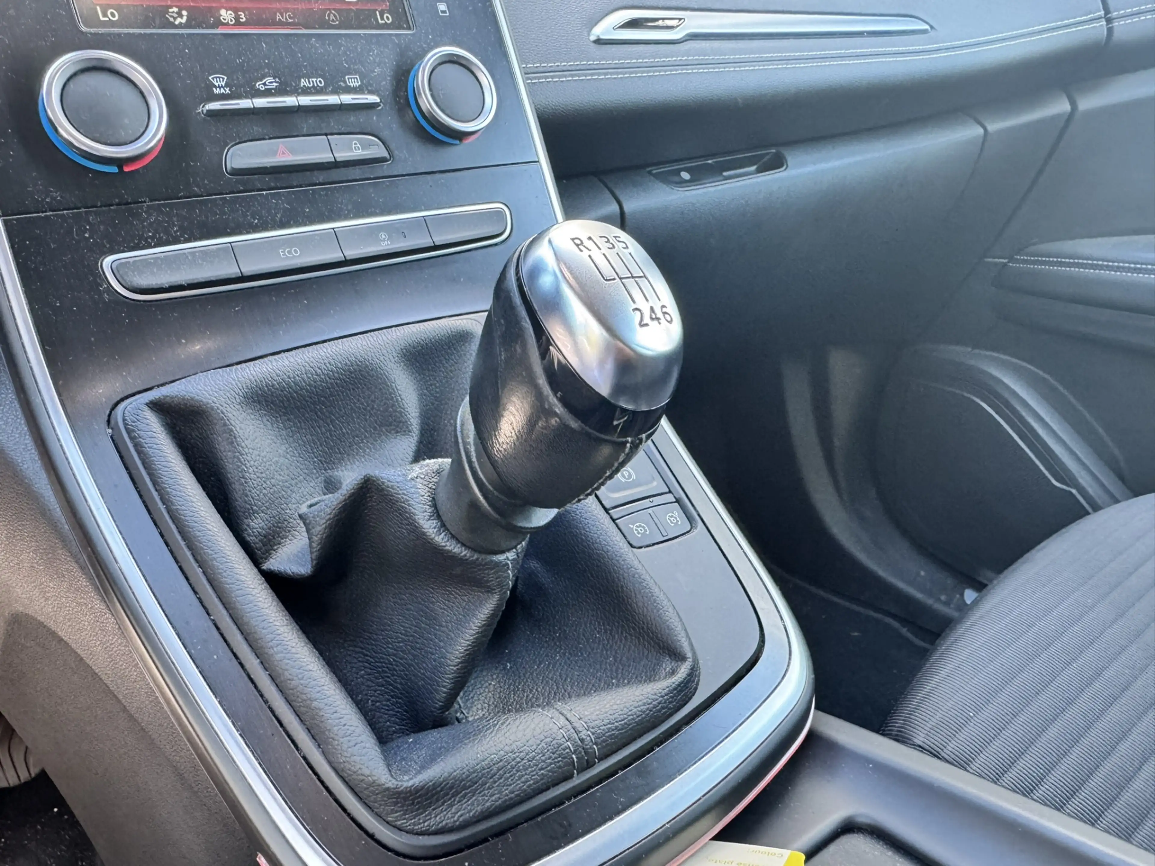 Renault Scenic 1.2 TCe Intens*Navi*ECC*EXPORT/EX.BPM* — photo 9
