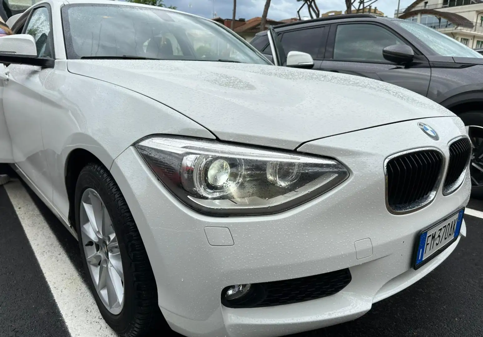 BMW 116 116i 5p. Cambio AUTOMATICO STEPTRONIC Bianco - 1