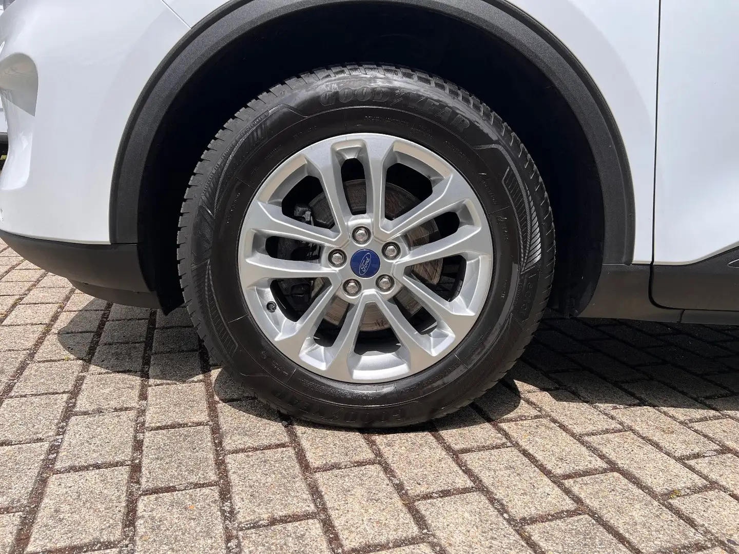 Ford Kuga Titanium X      AHK abnehmbar Weiß - 2