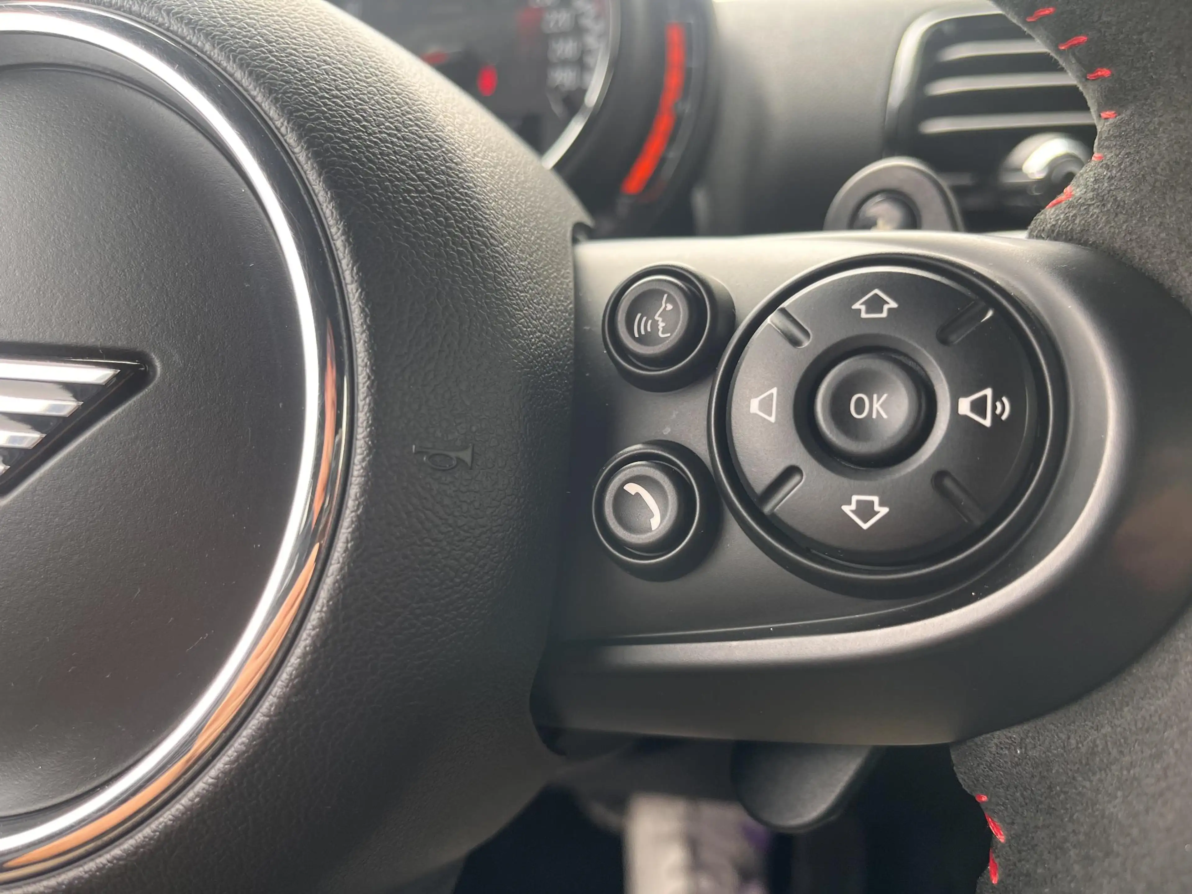 MINI John Cooper Works Clubman ALL4 AT — photo 13