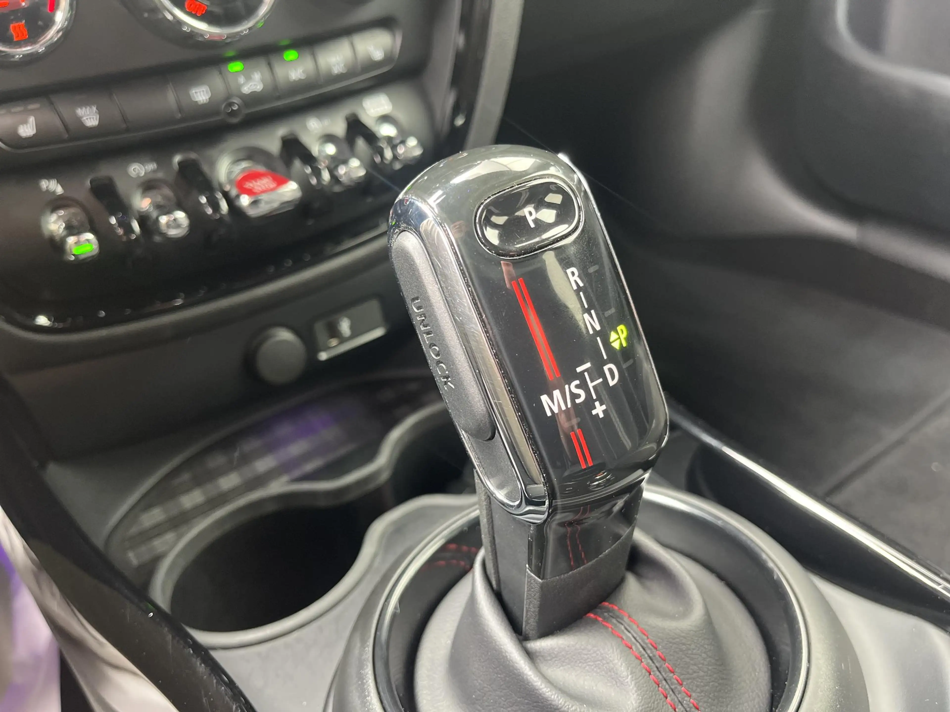 MINI John Cooper Works Clubman ALL4 AT — photo 15