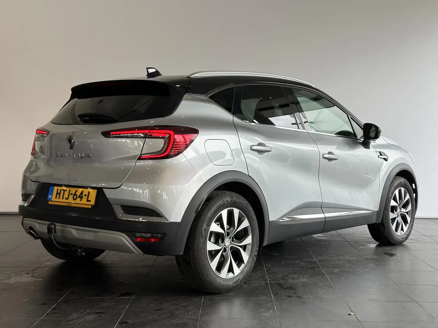 Renault Captur 1.3 TCe 130 Intens AUTOMAAT | TREKHAAK | NAVIGATIE Grijs - 2