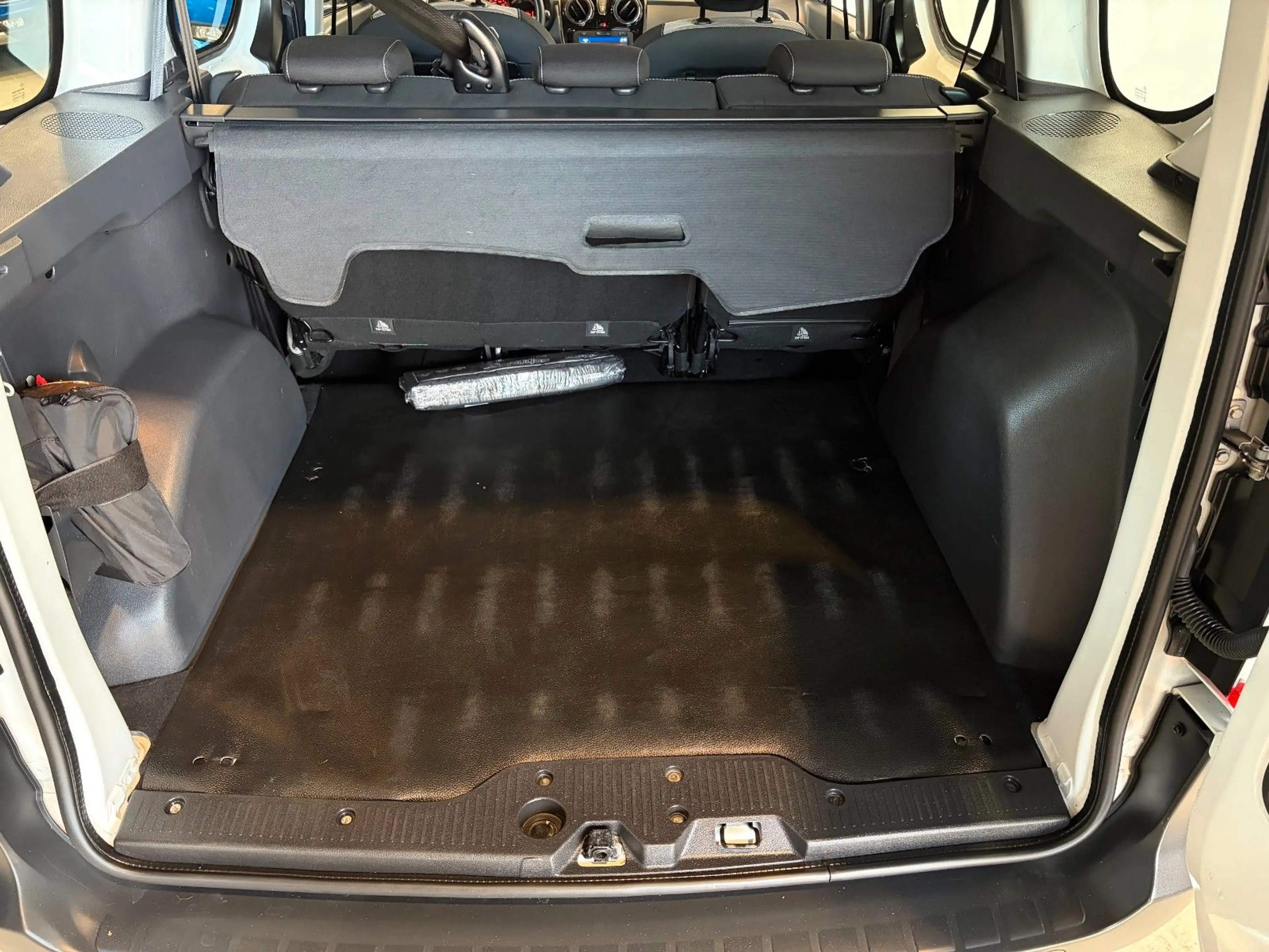 Dacia Dokker Stepway Plus 1.3 — photo 8