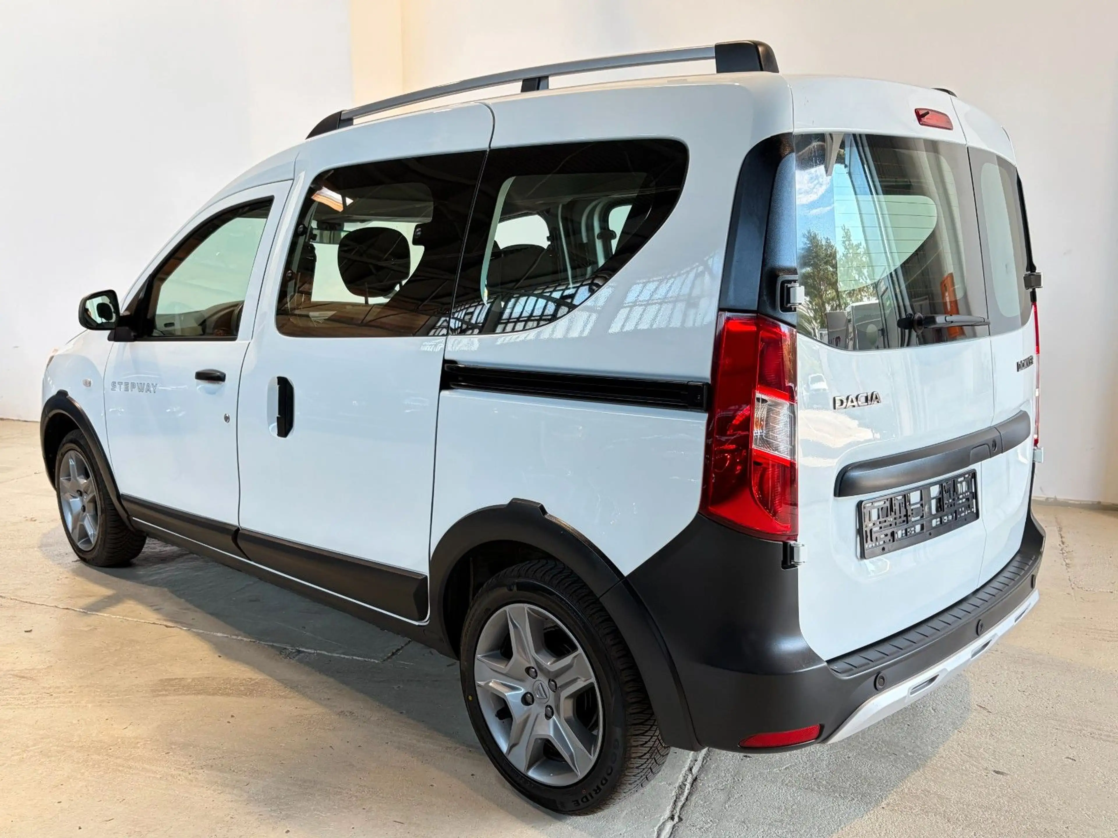 Dacia Dokker Stepway Plus 1.3 — photo 6
