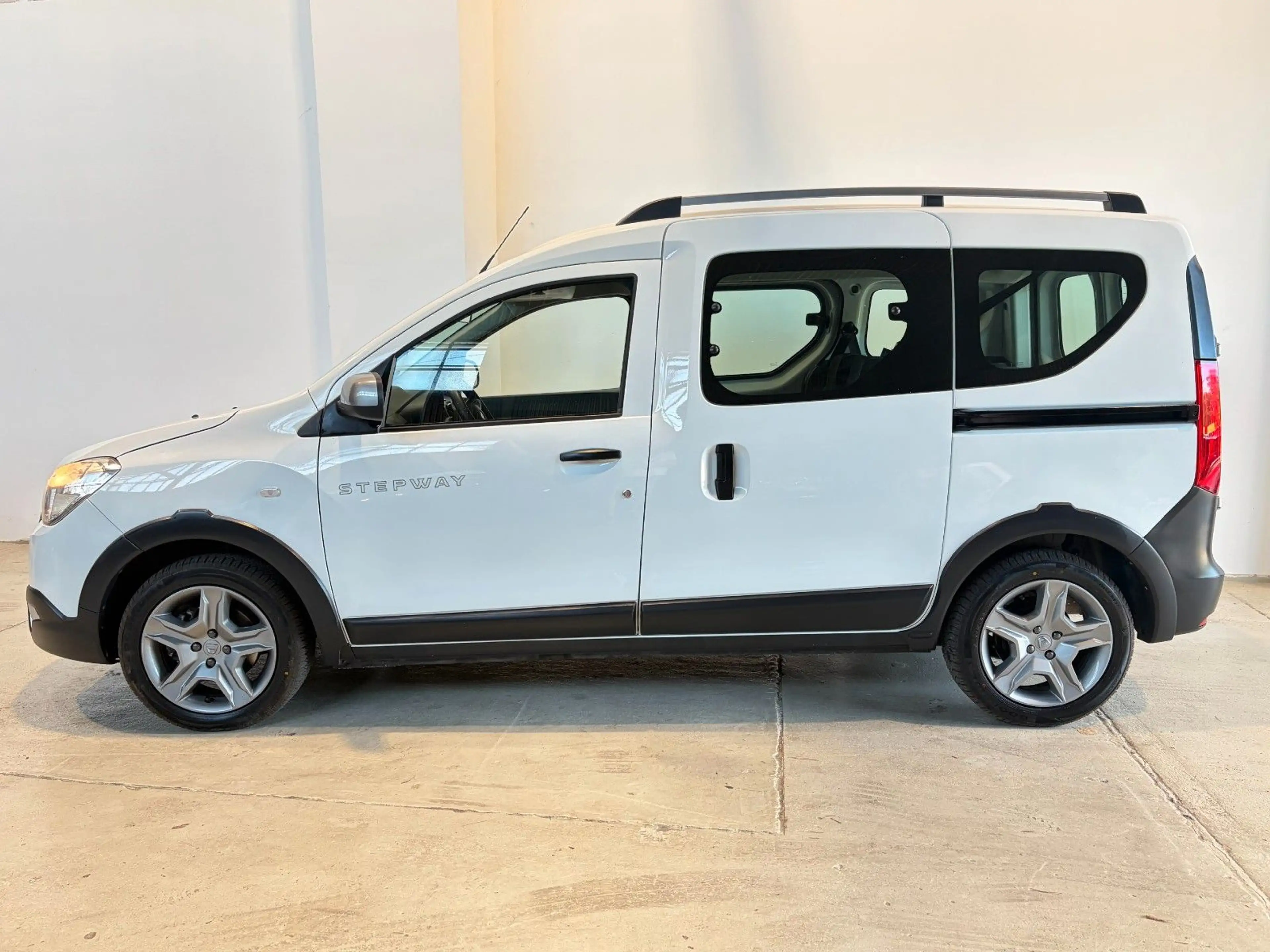 Dacia Dokker Stepway Plus 1.3 — photo 3