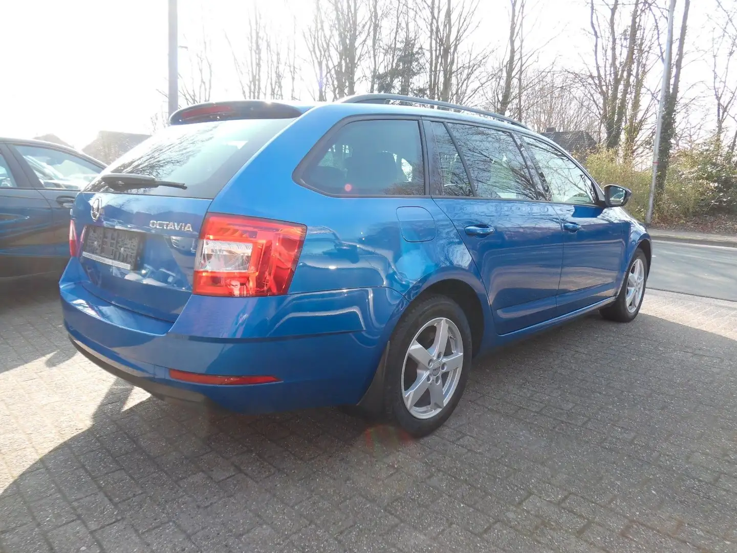 Skoda Octavia 1,4 TSI Style Combi*DSG*SZH*AHK Blau - 2