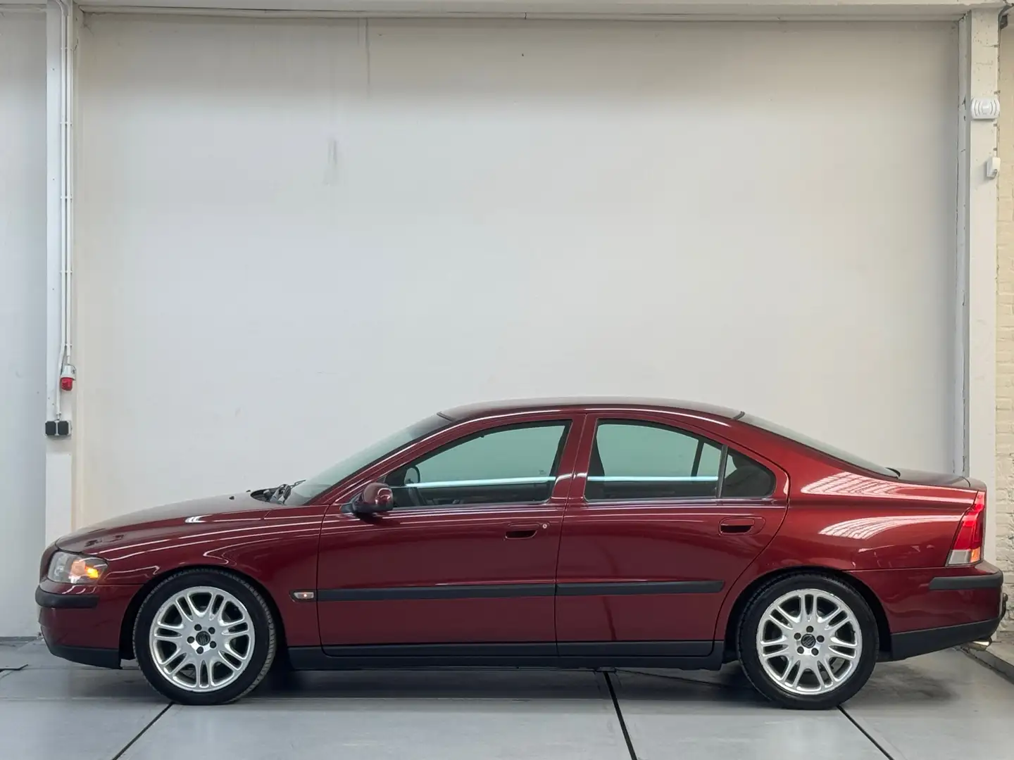 Volvo S60 2.4 170PK Automaat Trekhaak Airco Zeer Nette Staat Rojo - 2