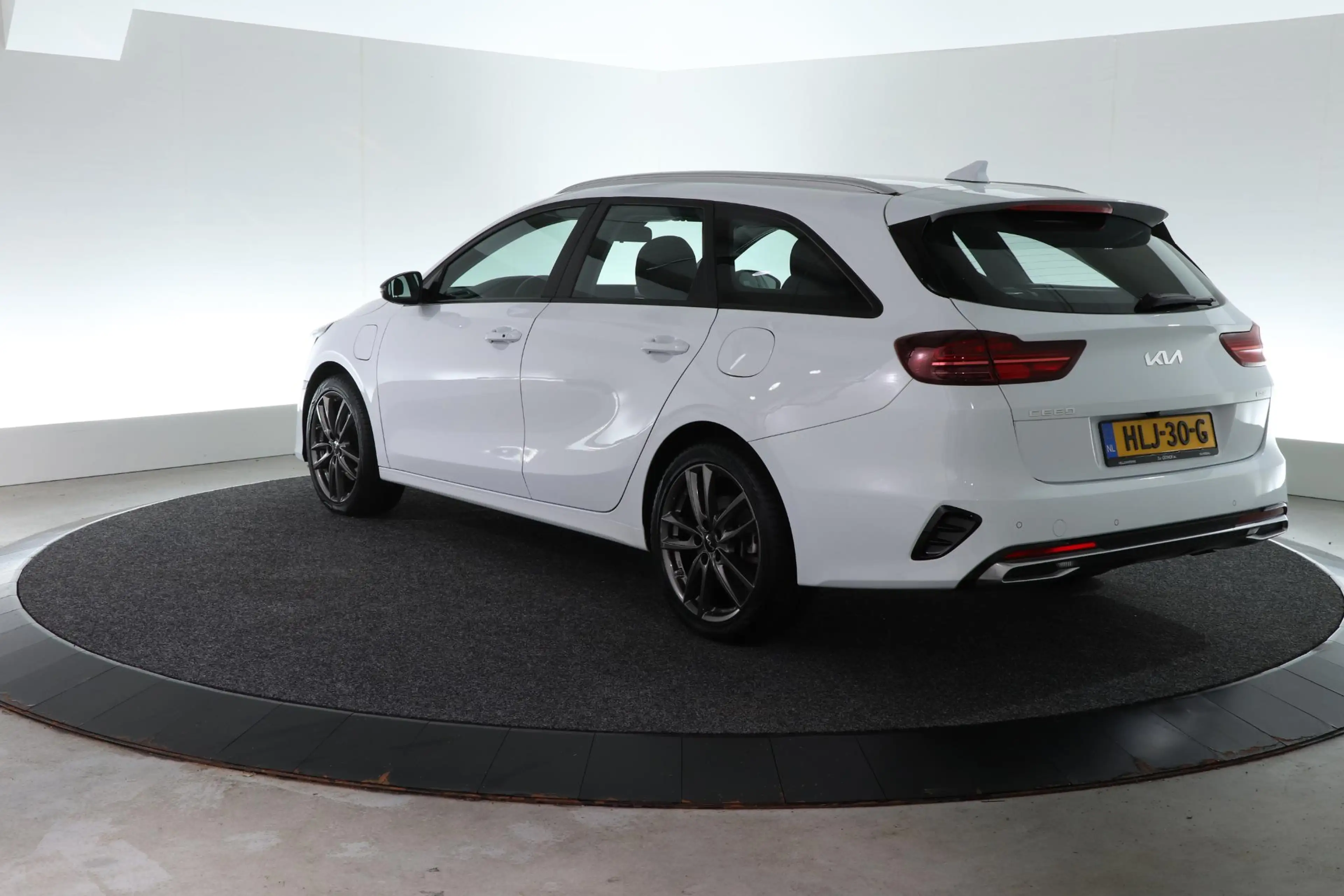 Kia Ceed SW / cee'd SW Sportswagon 1.6 GDI PHEV DynamicLine | STOEL- STUU — photo 13
